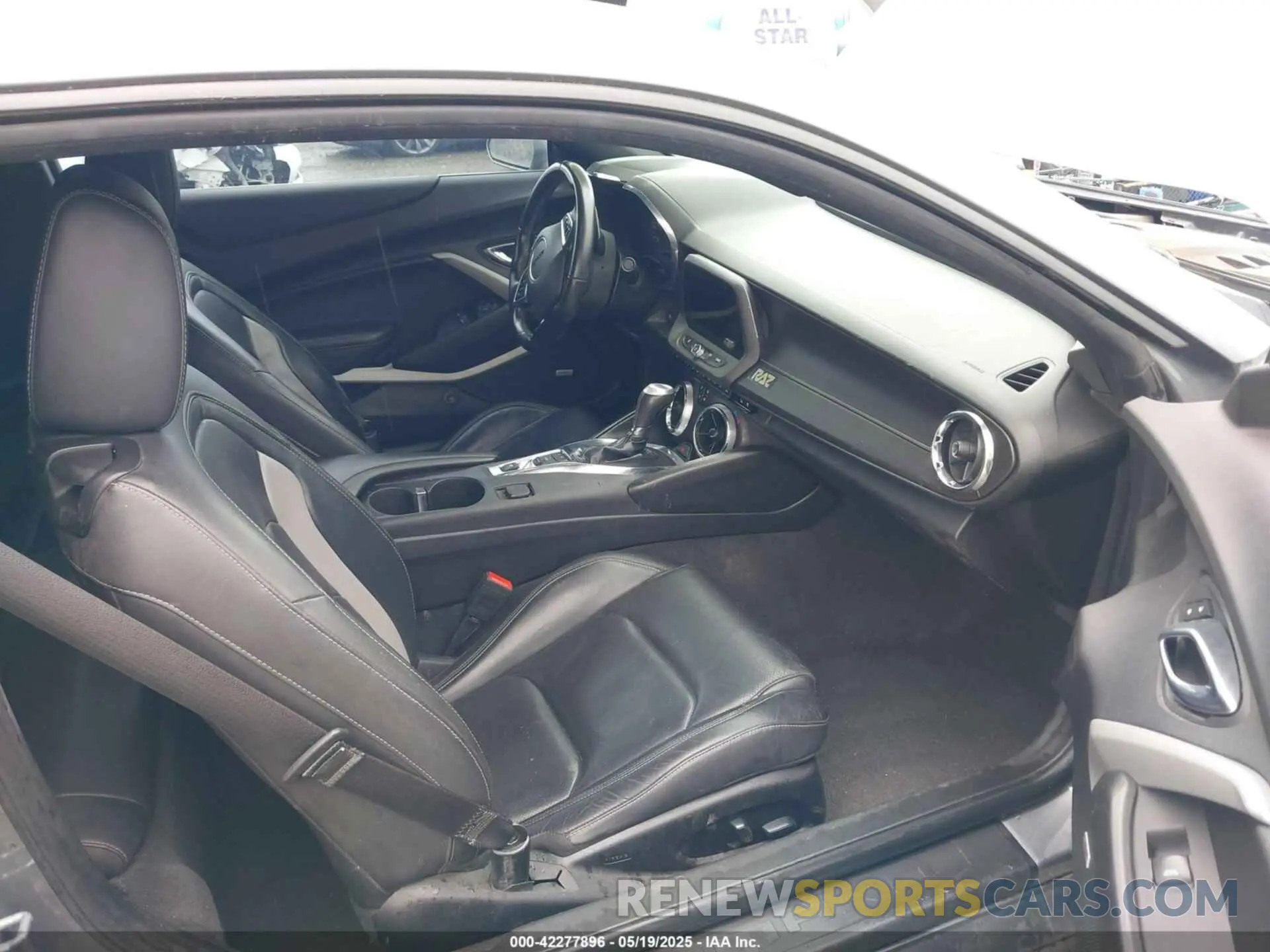 5 Photograph of a damaged car 1G1FD1RS9K0144568 CHEVROLET CAMARO 2019