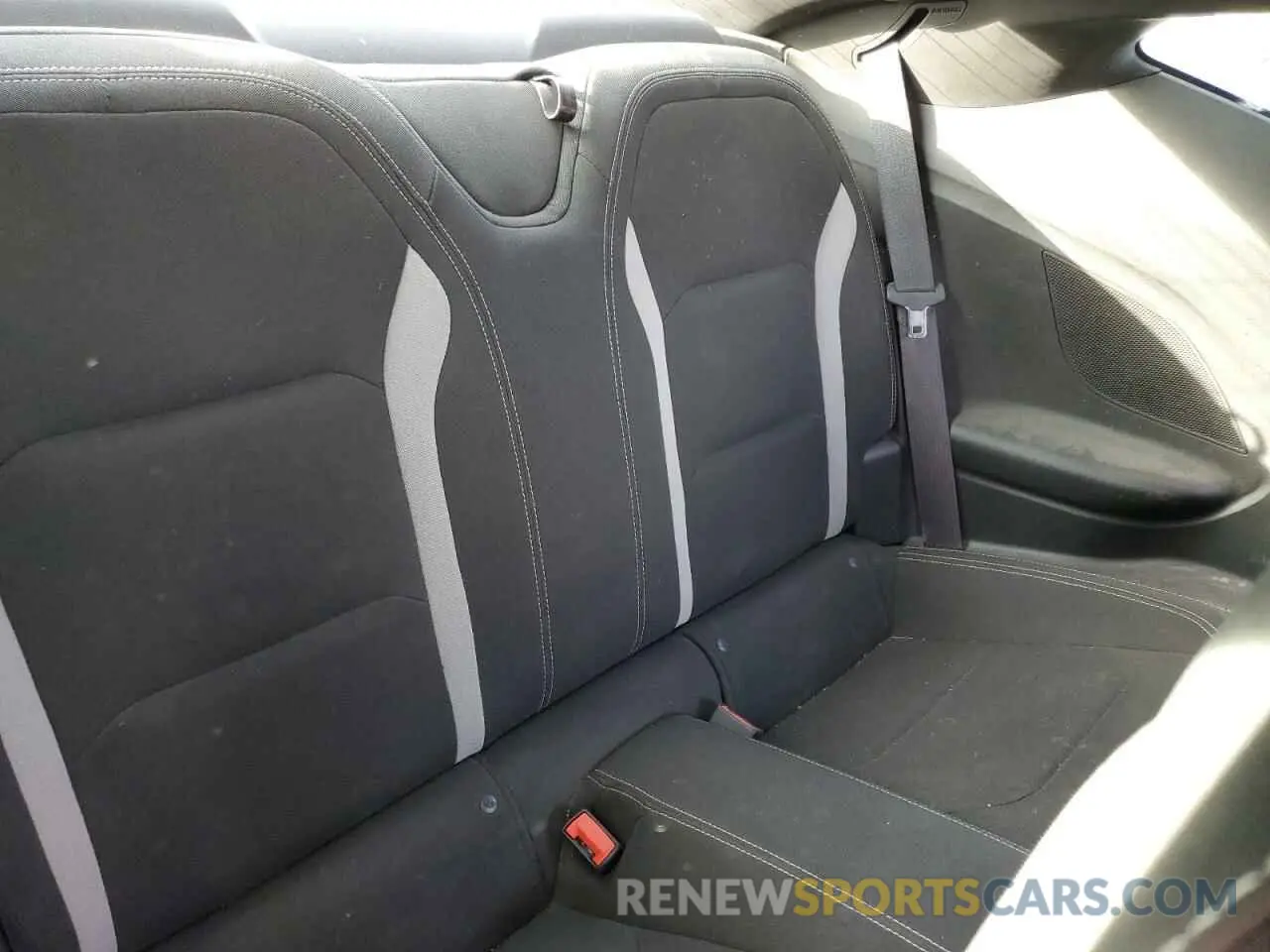 10 Photograph of a damaged car 1G1FE1R73K0112188 CHEVROLET CAMARO 2019