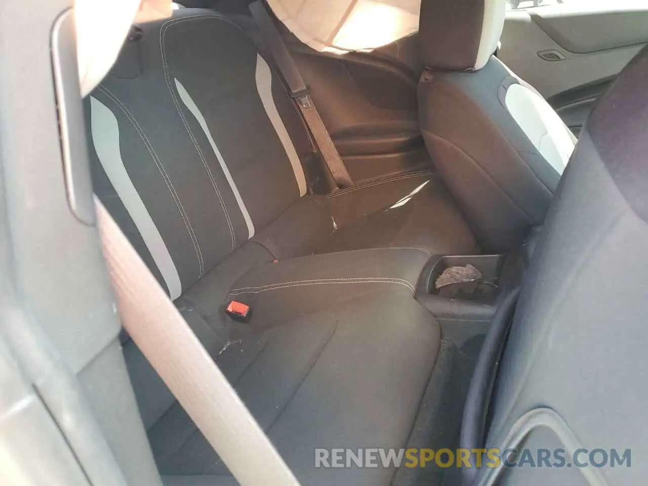 10 Photograph of a damaged car 1G1FE1R73K0154988 CHEVROLET CAMARO 2019