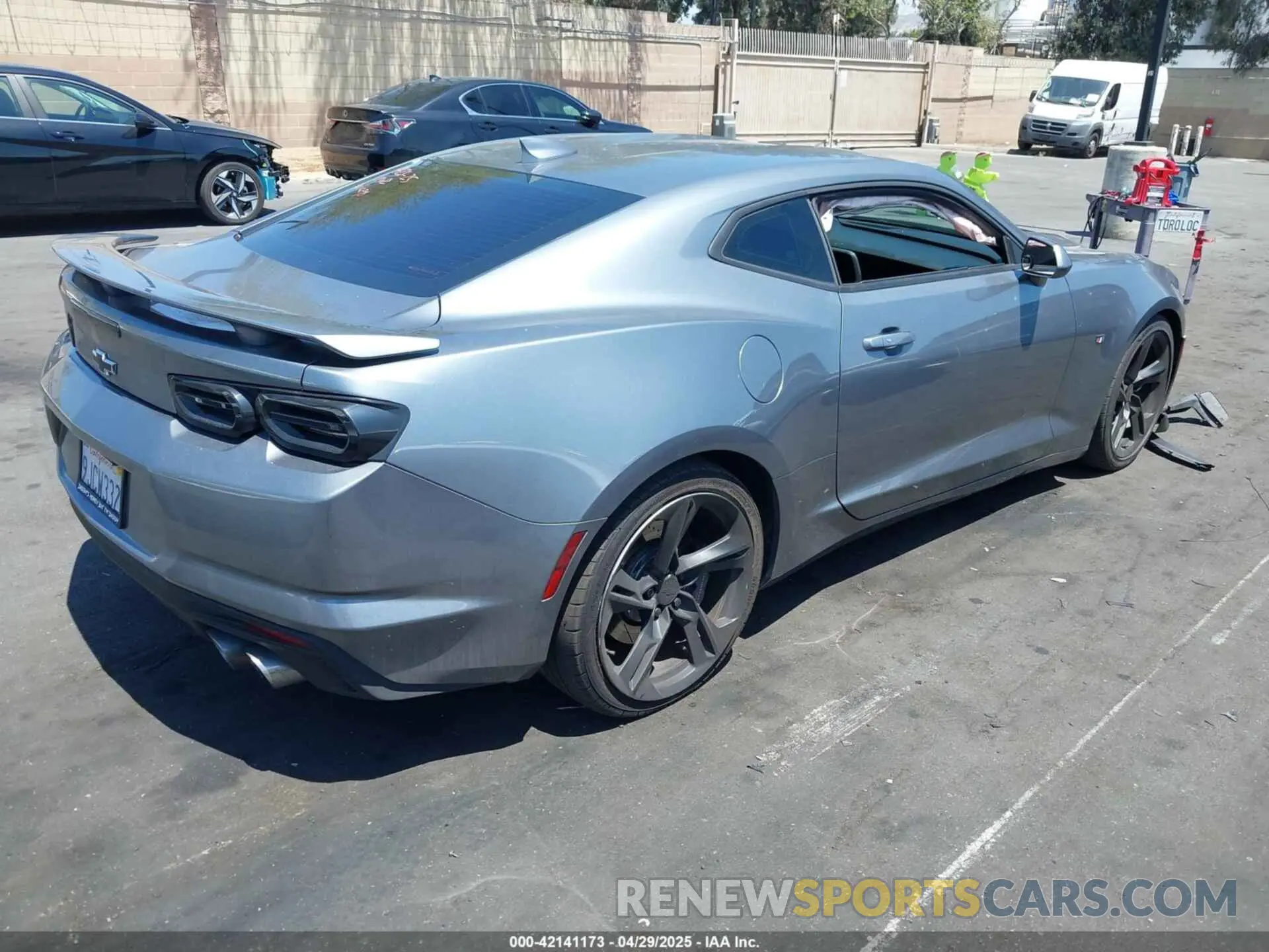 4 Photograph of a damaged car 1G1FF1R72K0115063 CHEVROLET CAMARO 2019