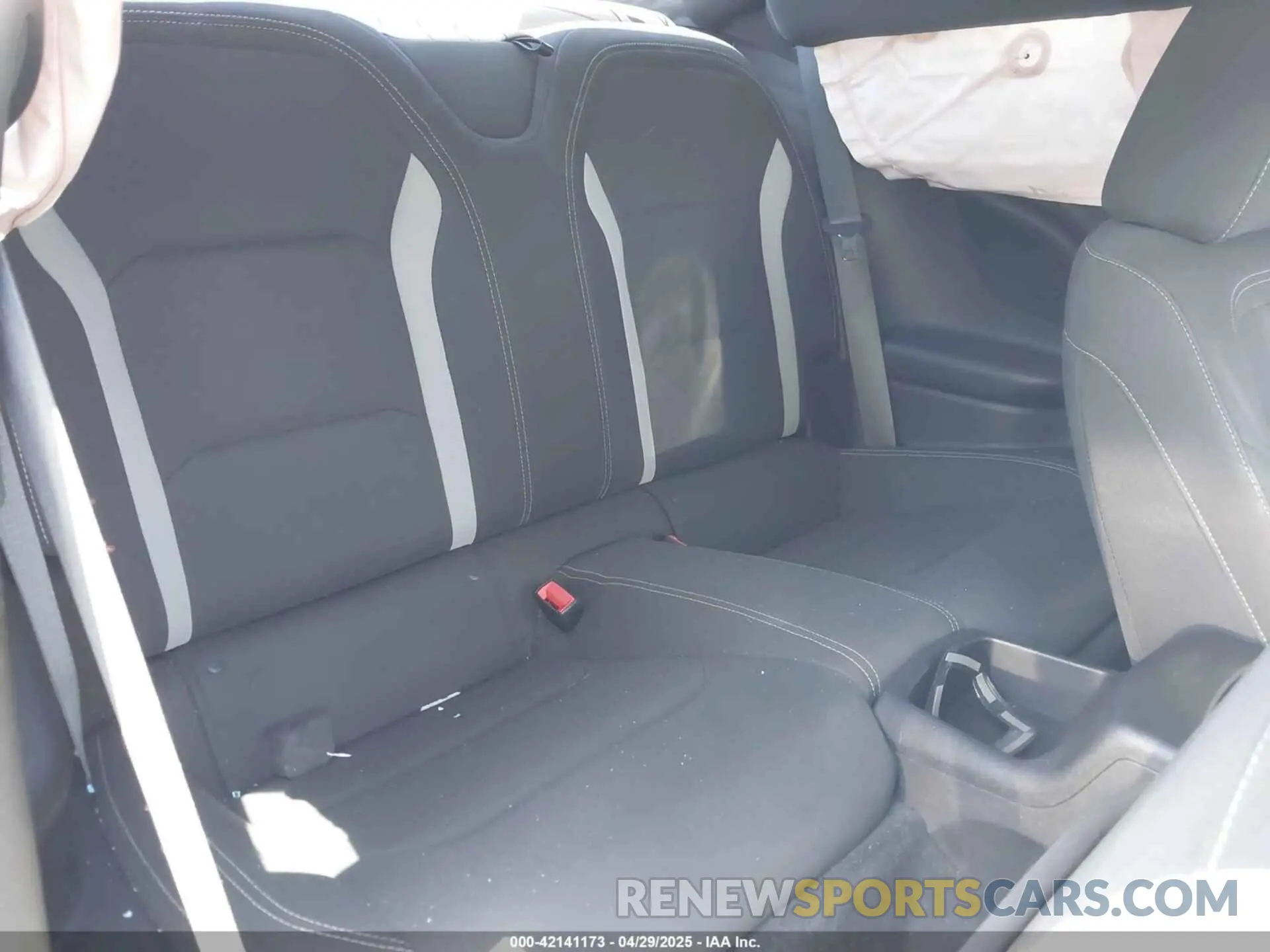 8 Photograph of a damaged car 1G1FF1R72K0115063 CHEVROLET CAMARO 2019