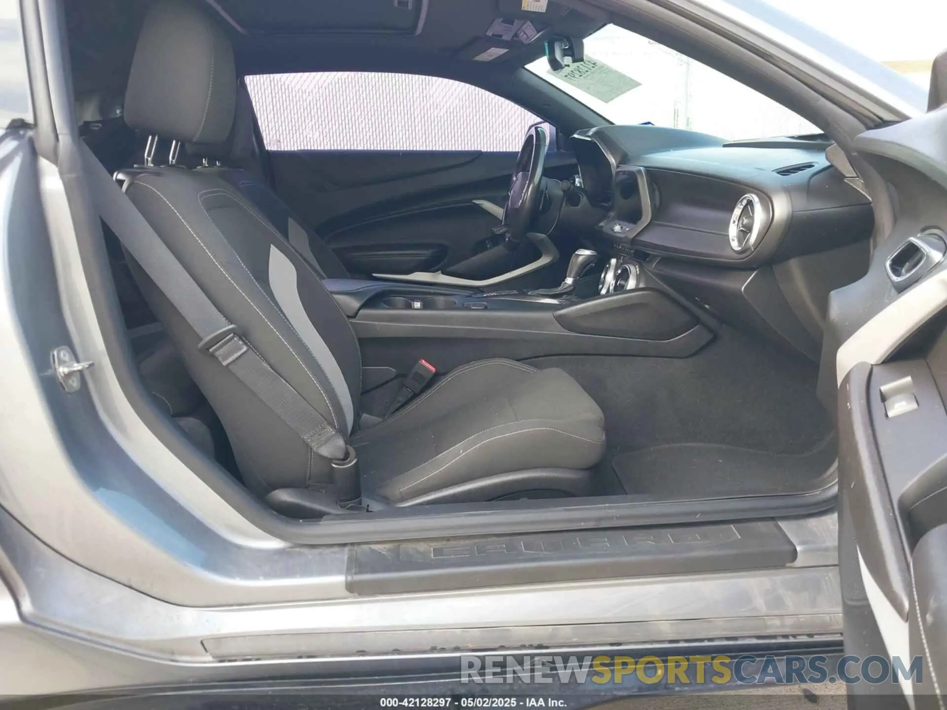 5 Photograph of a damaged car 1G1FF1R77K0150018 CHEVROLET CAMARO 2019