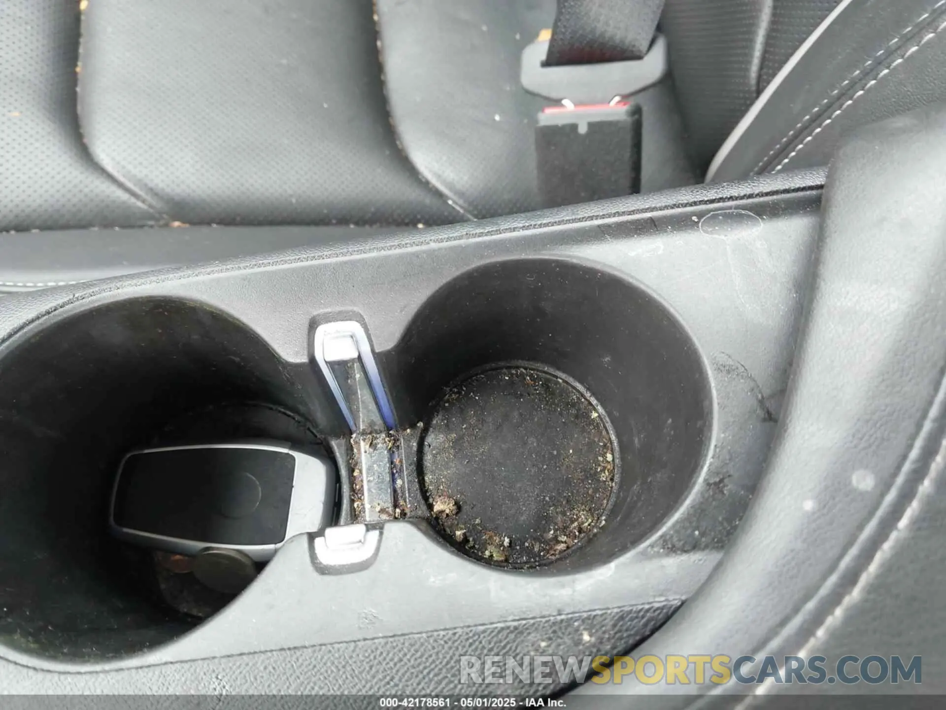 11 Photograph of a damaged car 1G1FH1R71K0111872 CHEVROLET CAMARO 2019
