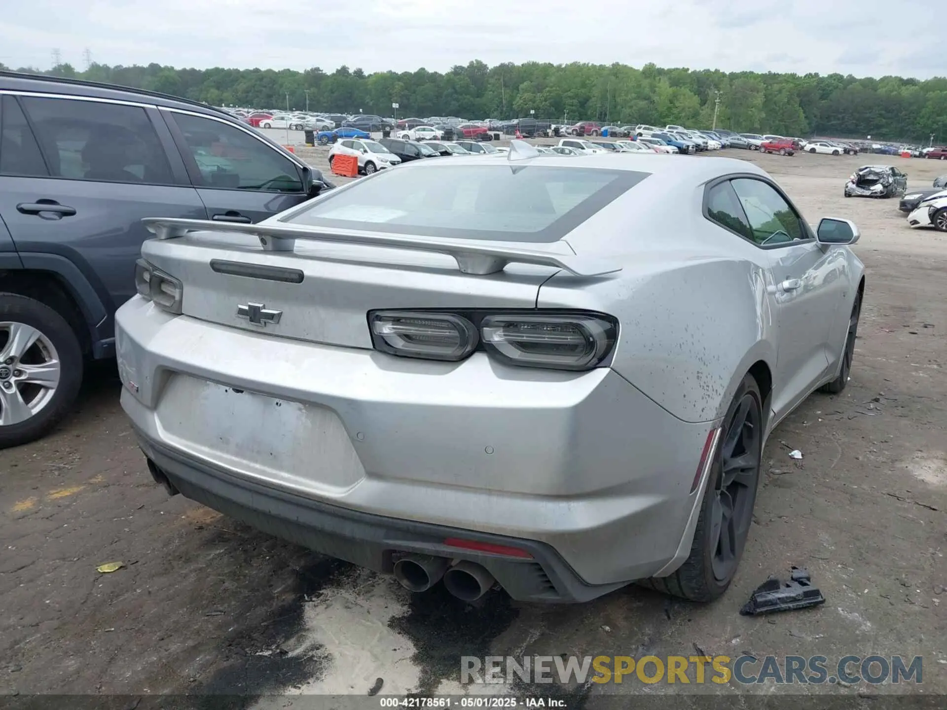 4 Photograph of a damaged car 1G1FH1R71K0111872 CHEVROLET CAMARO 2019