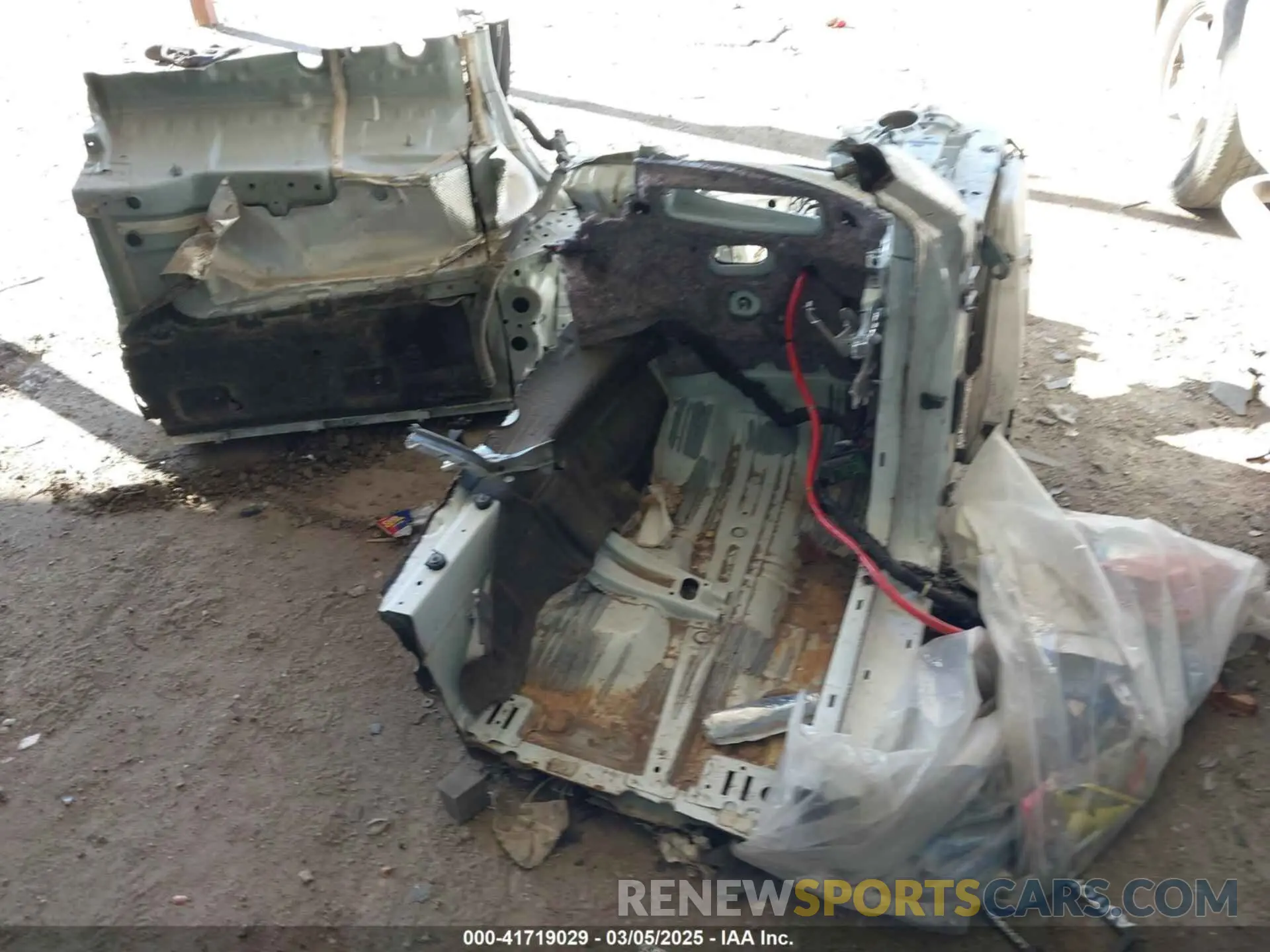 4 Photograph of a damaged car 1G1FH1R79K0100151 CHEVROLET CAMARO 2019