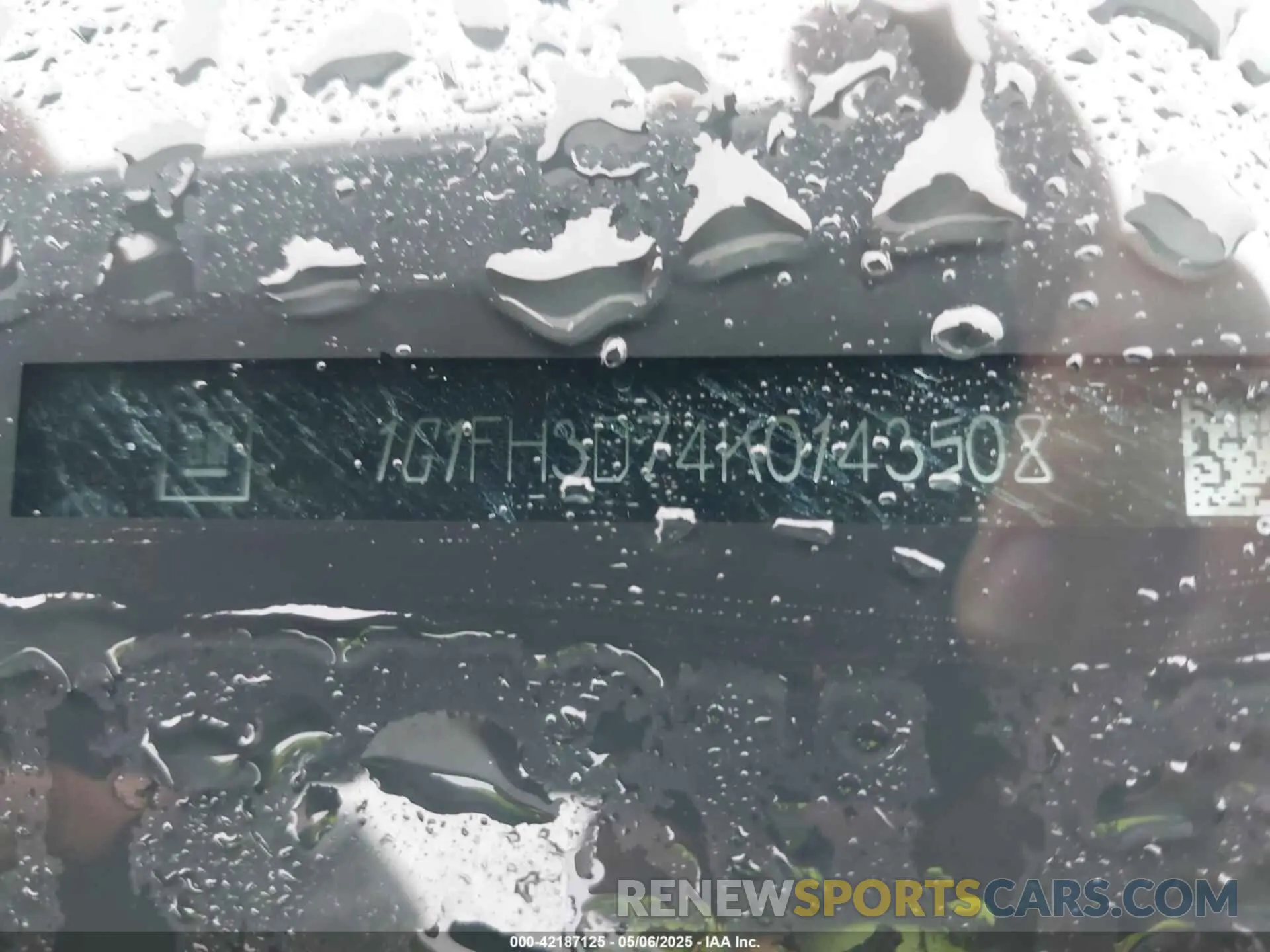 16 Photograph of a damaged car 1G1FH3D74K0143508 CHEVROLET CAMARO 2019