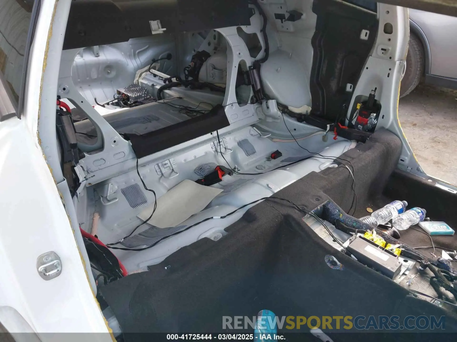8 Photograph of a damaged car 1G1FK1R63K0125720 CHEVROLET CAMARO 2019