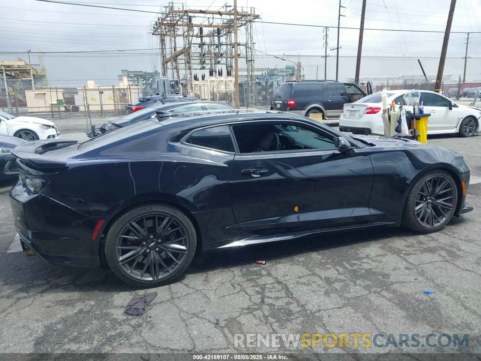 13 Photograph of a damaged car 1G1FK1R6XK0127948 CHEVROLET CAMARO 2019