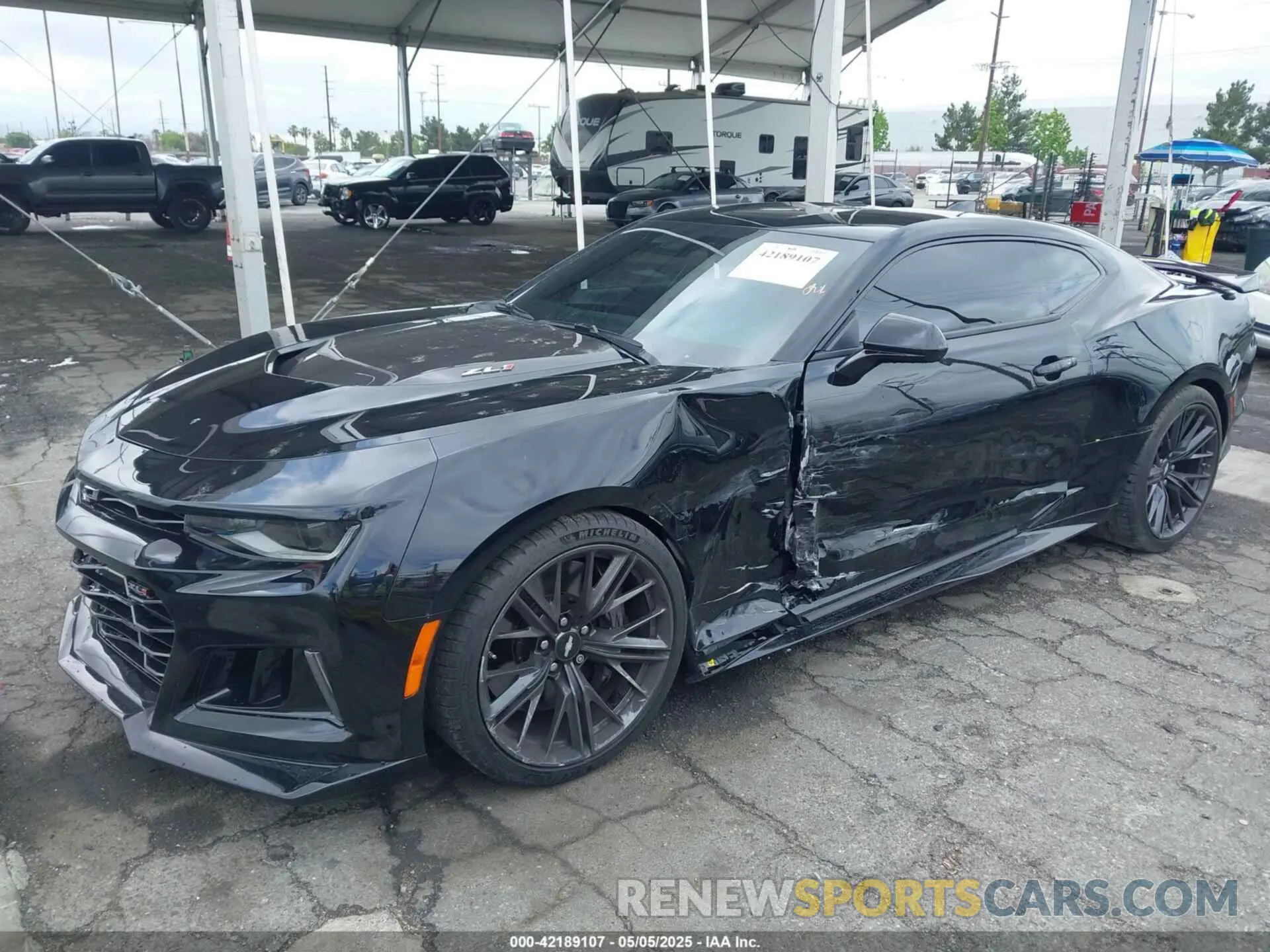 17 Photograph of a damaged car 1G1FK1R6XK0127948 CHEVROLET CAMARO 2019