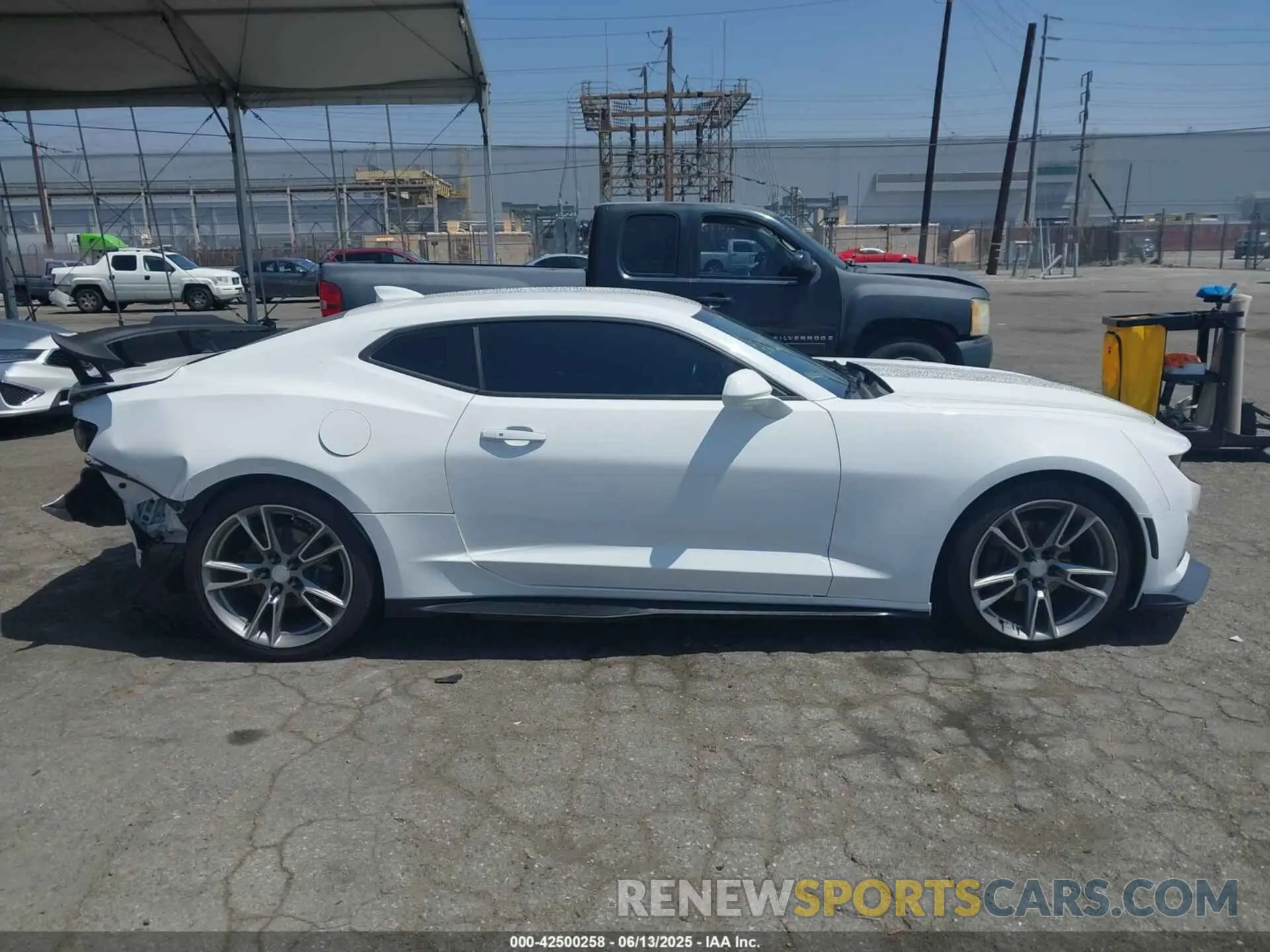 13 Photograph of a damaged car 1G1FA1RS5L0145162 CHEVROLET CAMARO 2020