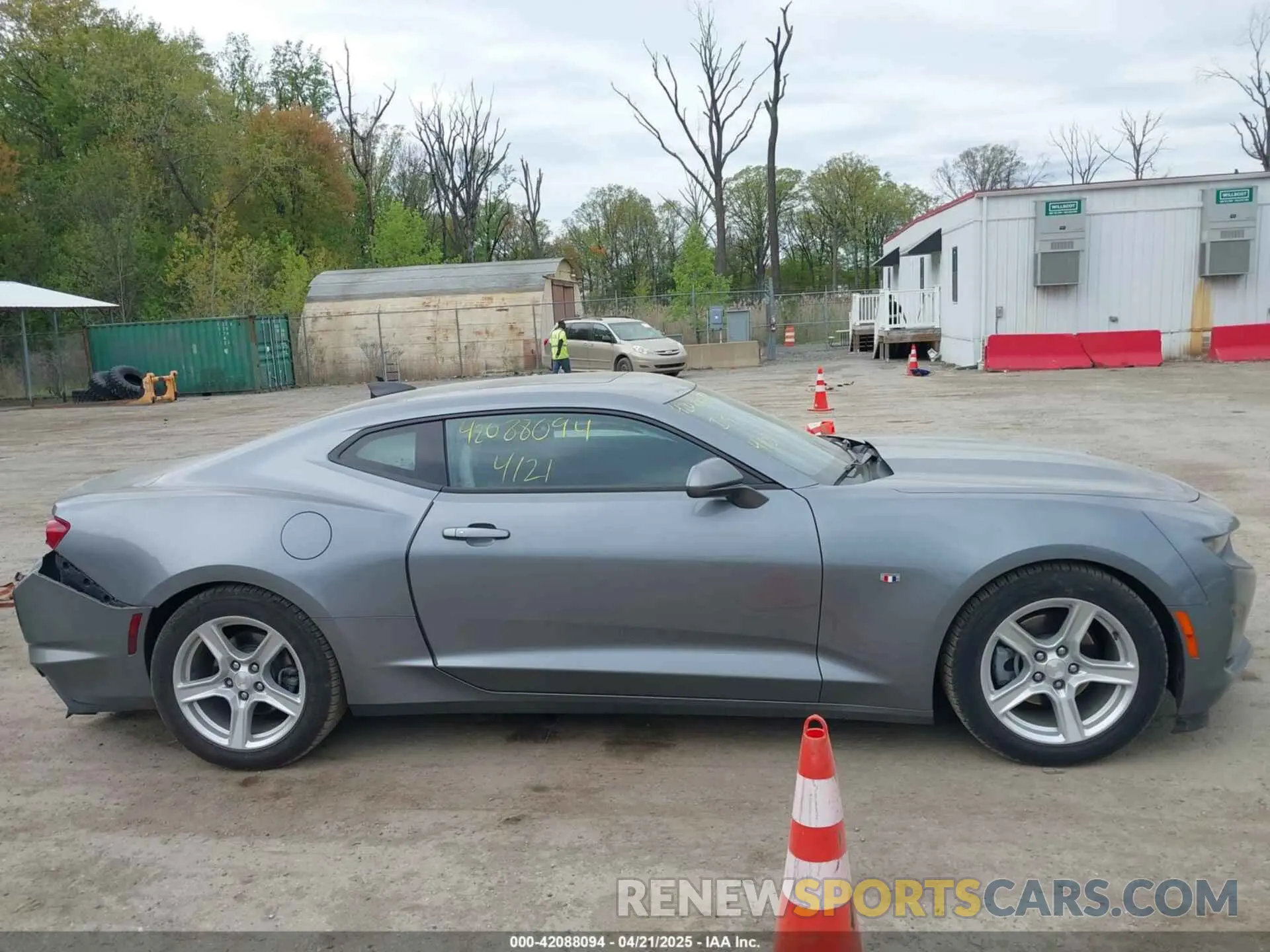 13 Photograph of a damaged car 1G1FA1RX8L0106464 CHEVROLET CAMARO 2020
