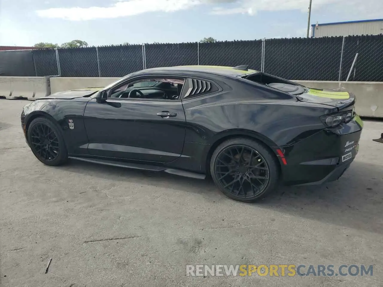 2 Photograph of a damaged car 1G1FB1RS0L0107061 CHEVROLET CAMARO 2020