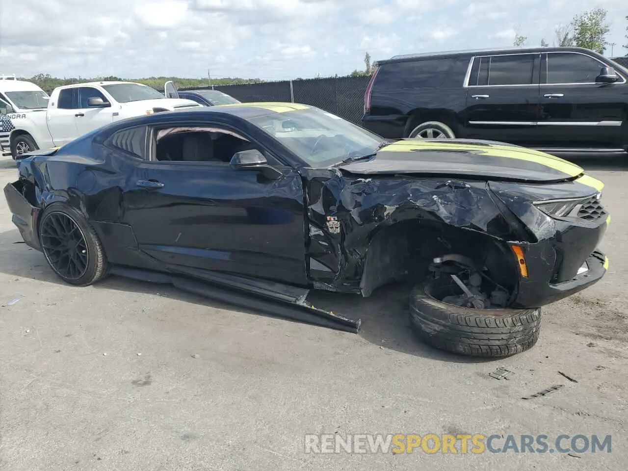 4 Photograph of a damaged car 1G1FB1RS0L0107061 CHEVROLET CAMARO 2020
