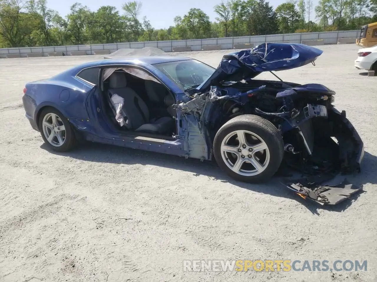 4 Photograph of a damaged car 1G1FB1RS4L0149989 CHEVROLET CAMARO 2020