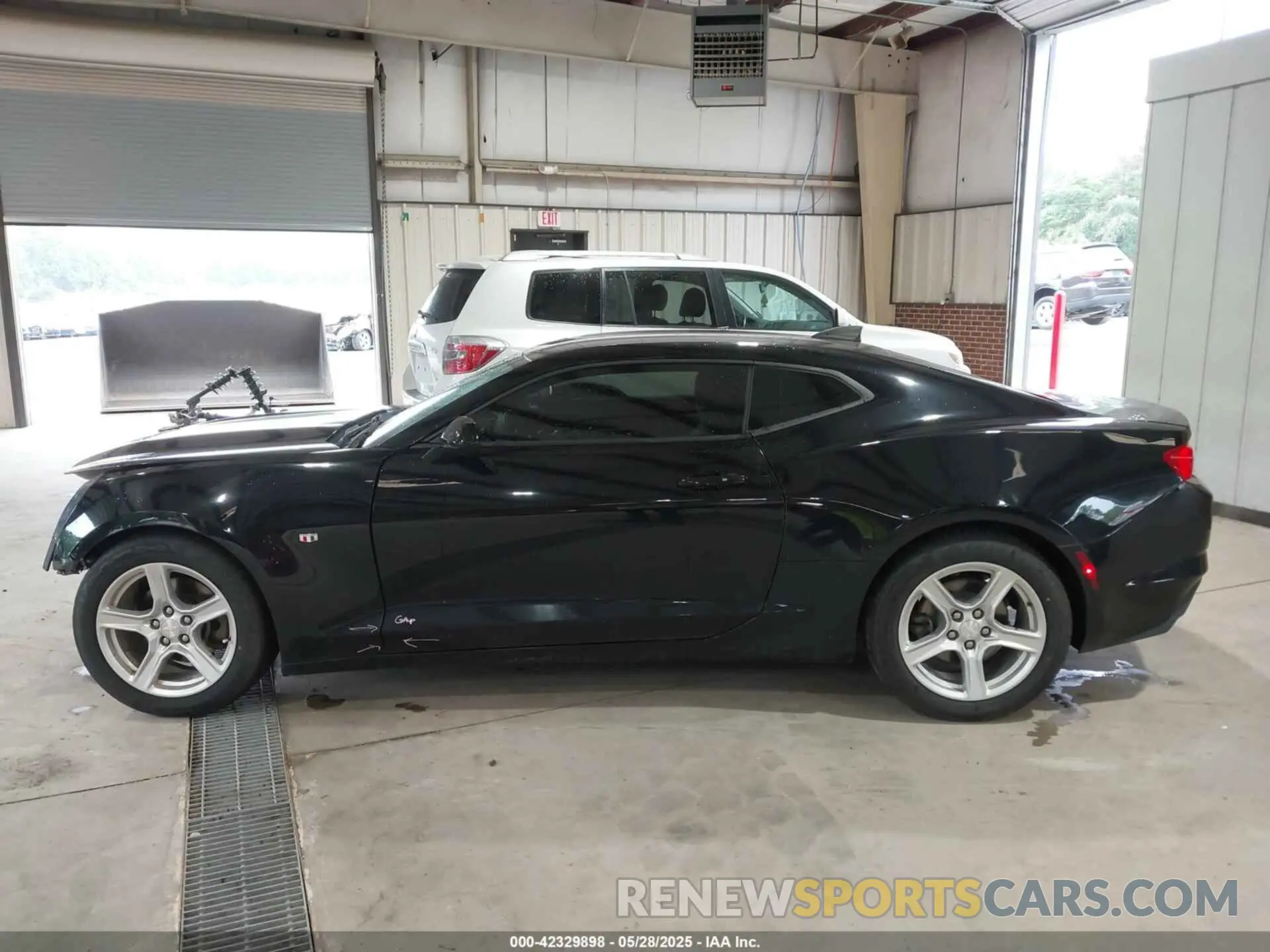 15 Photograph of a damaged car 1G1FB1RSXL0110503 CHEVROLET CAMARO 2020