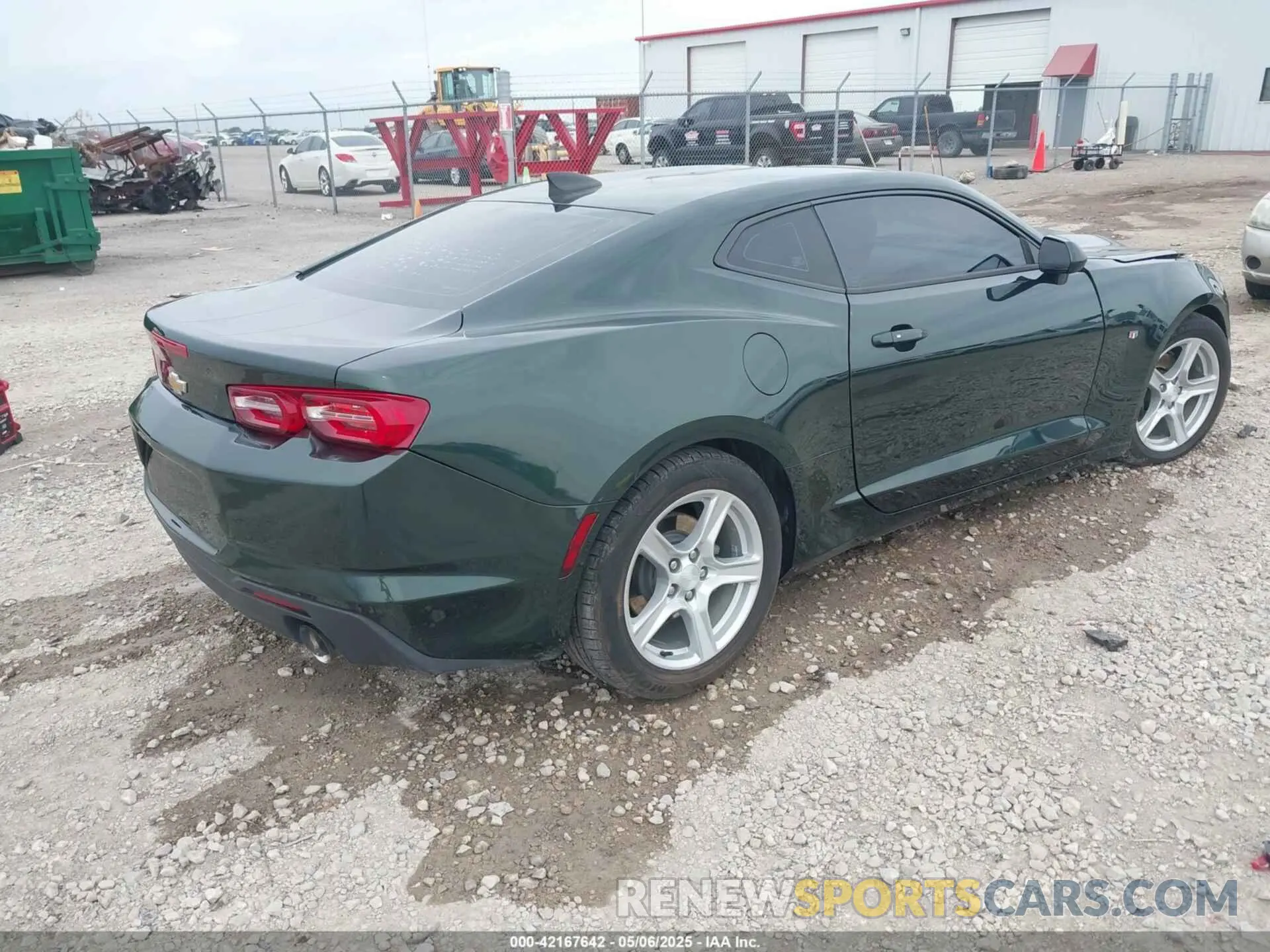 4 Photograph of a damaged car 1G1FB1RX1L0108280 CHEVROLET CAMARO 2020