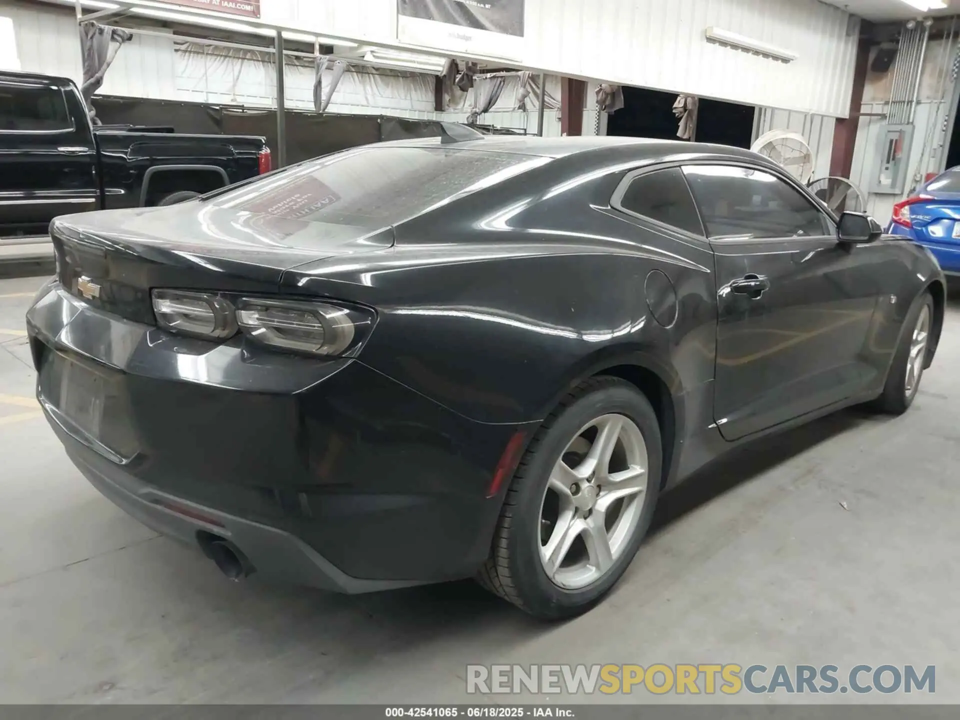 4 Photograph of a damaged car 1G1FB1RX2L0108613 CHEVROLET CAMARO 2020