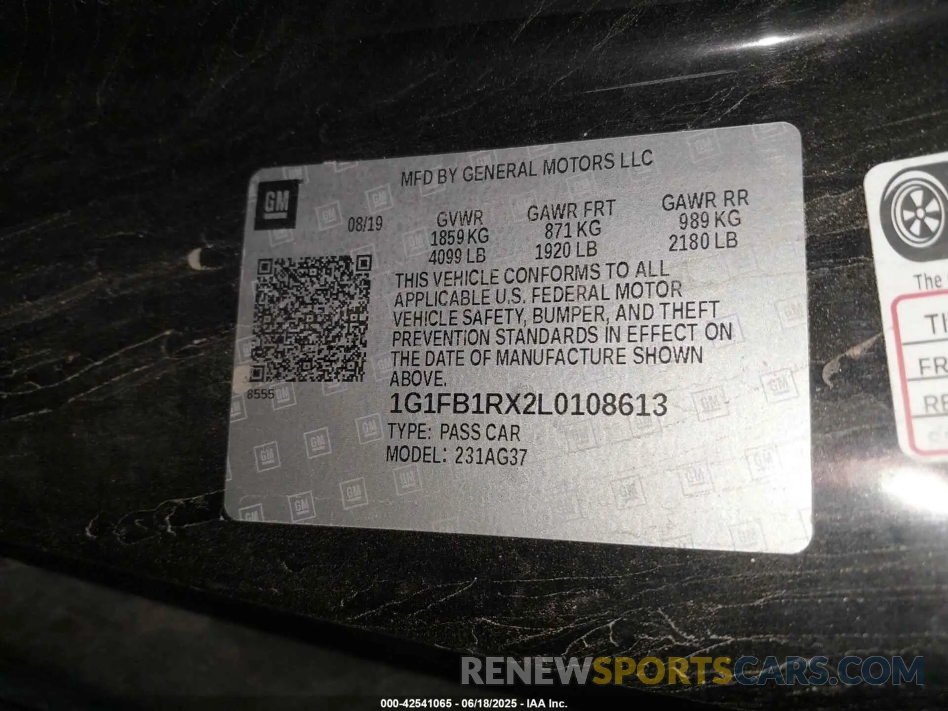 9 Photograph of a damaged car 1G1FB1RX2L0108613 CHEVROLET CAMARO 2020