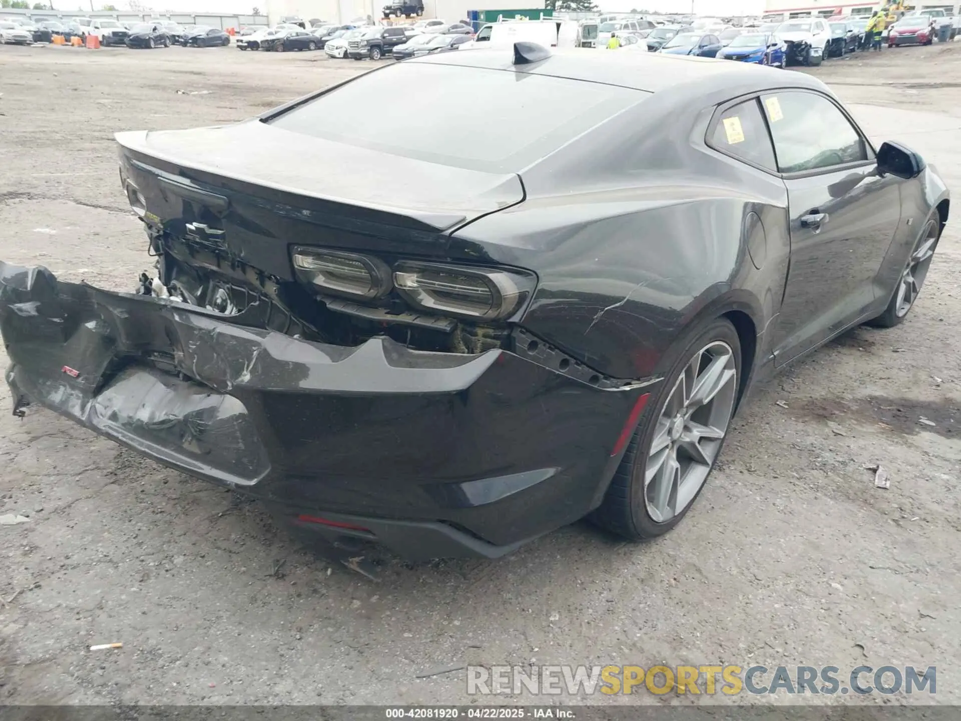4 Photograph of a damaged car 1G1FB1RX8L0115081 CHEVROLET CAMARO 2020