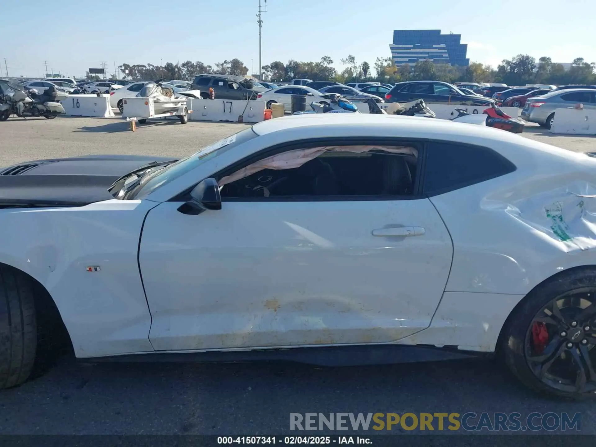 15 Photograph of a damaged car 1G1FE1R72L0137049 CHEVROLET CAMARO 2020