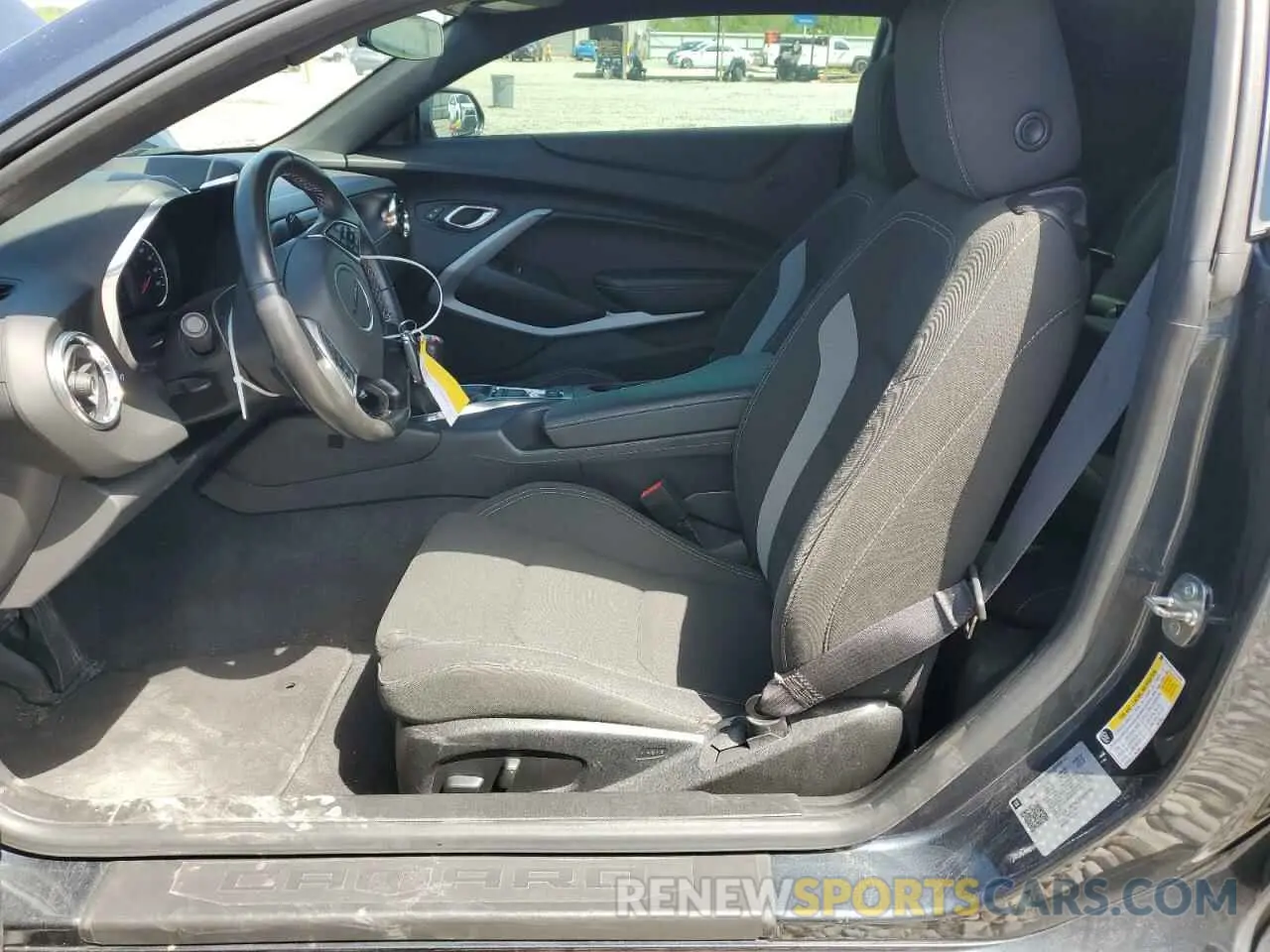 7 Photograph of a damaged car 1G1FE1R7XL0110066 CHEVROLET CAMARO 2020