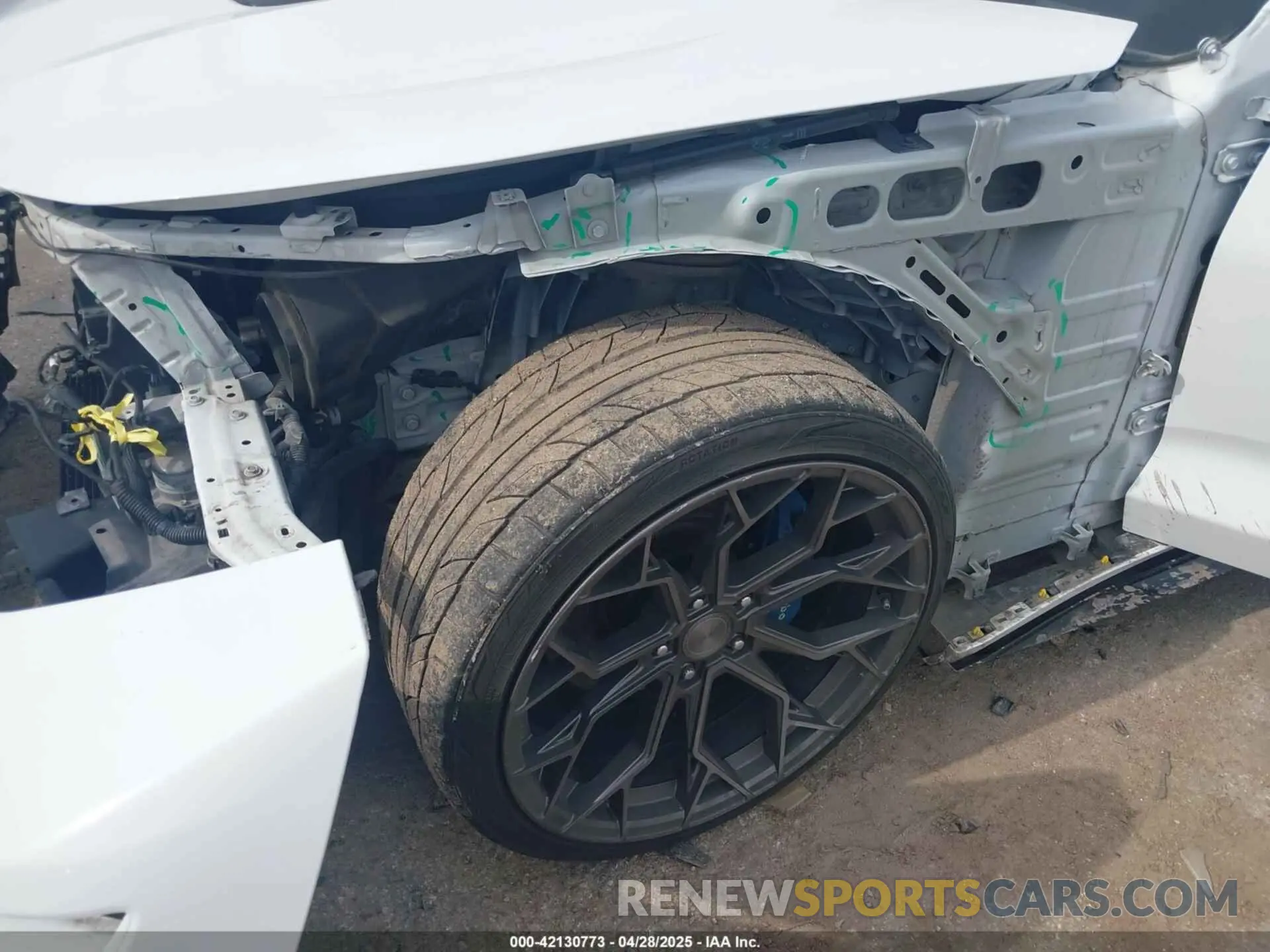 6 Photograph of a damaged car 1G1FF1R71L0142367 CHEVROLET CAMARO 2020