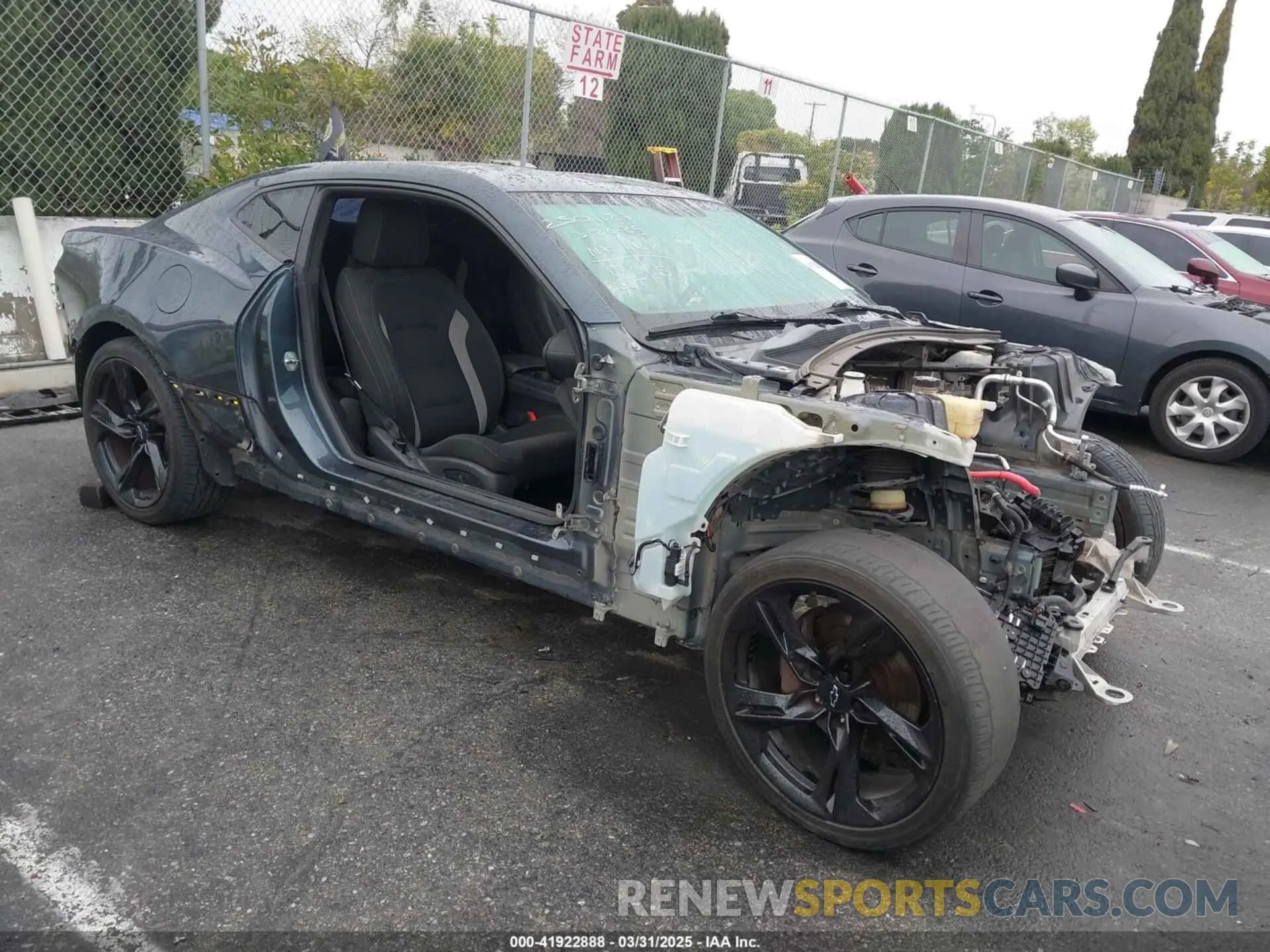 1 Photograph of a damaged car 1G1FF1R72L0102427 CHEVROLET CAMARO 2020