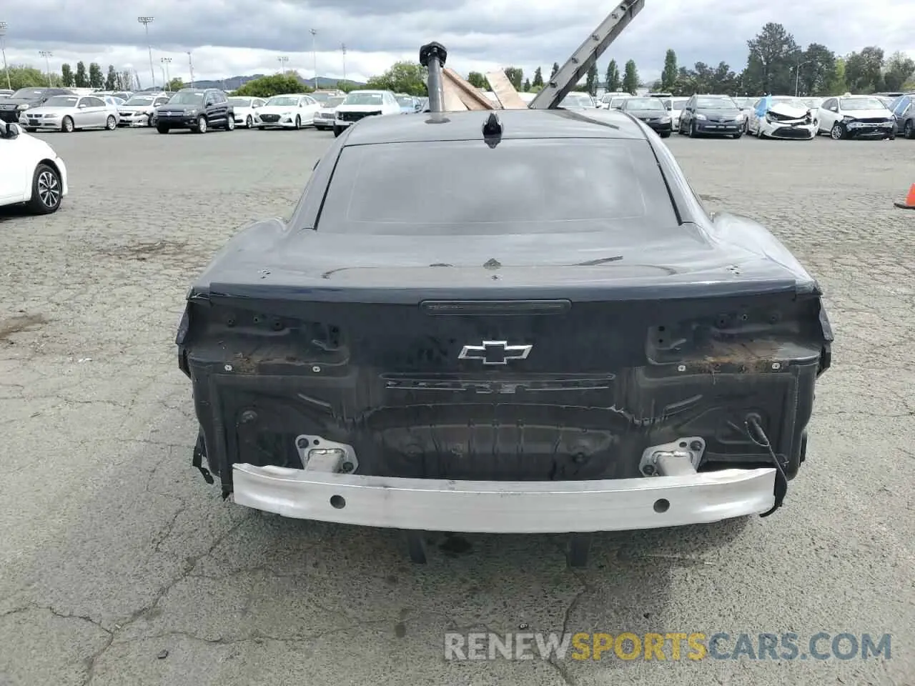 6 Photograph of a damaged car 1G1FK1R65L0112033 CHEVROLET CAMARO 2020