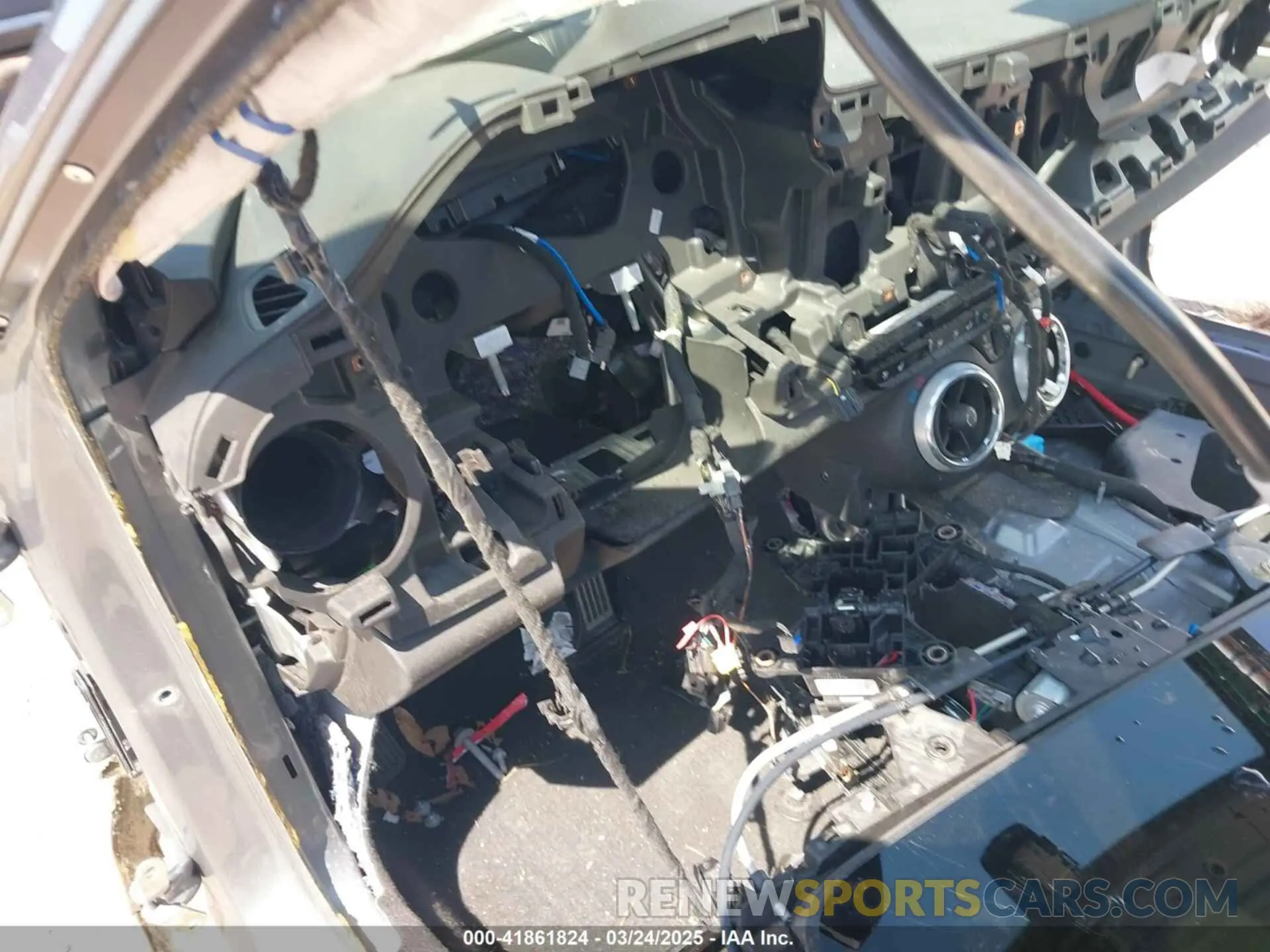 7 Photograph of a damaged car 1G1FK1R67L0106928 CHEVROLET CAMARO 2020