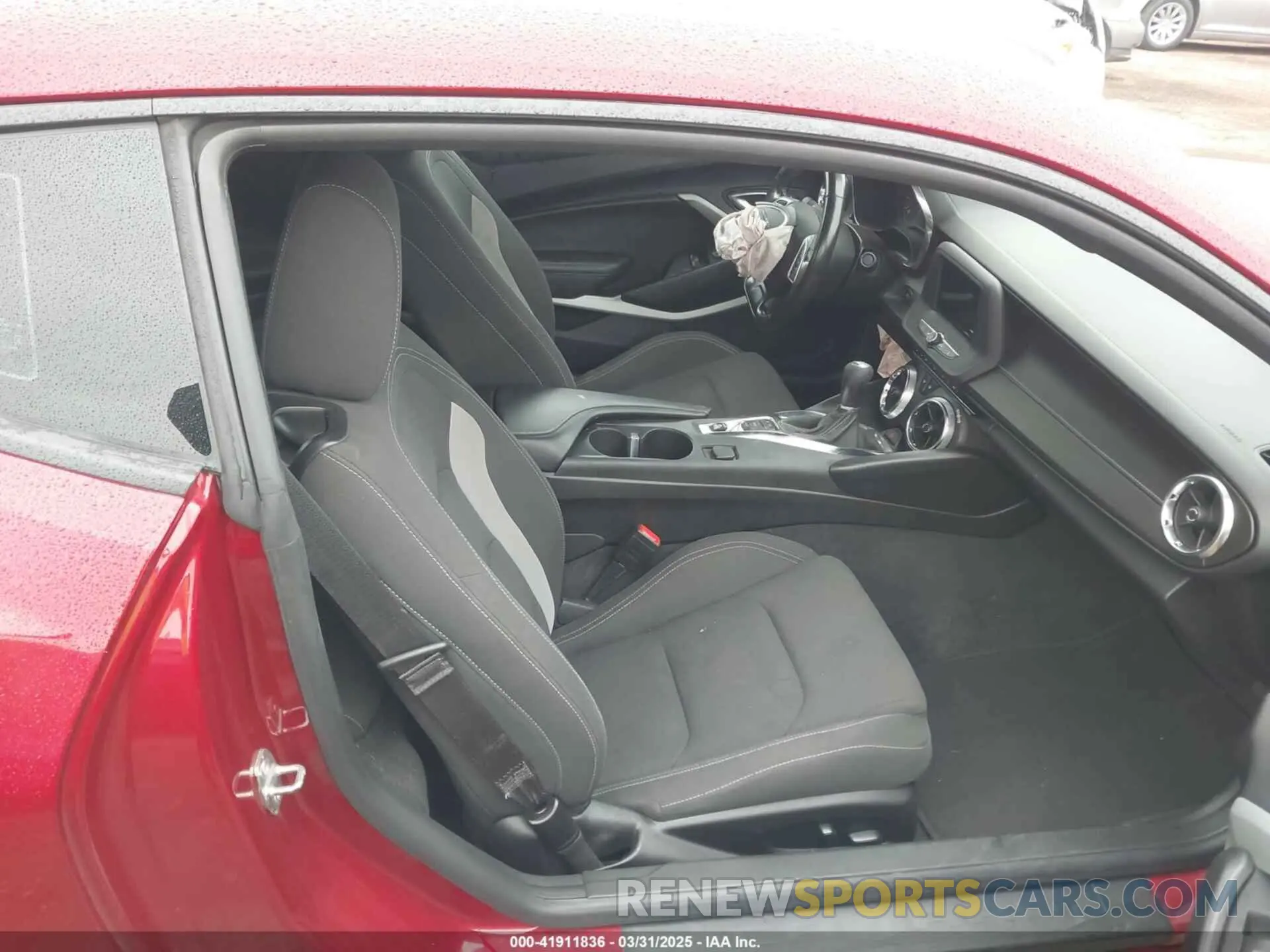 5 Photograph of a damaged car 1G1FA1RS6M0141462 CHEVROLET CAMARO 2021