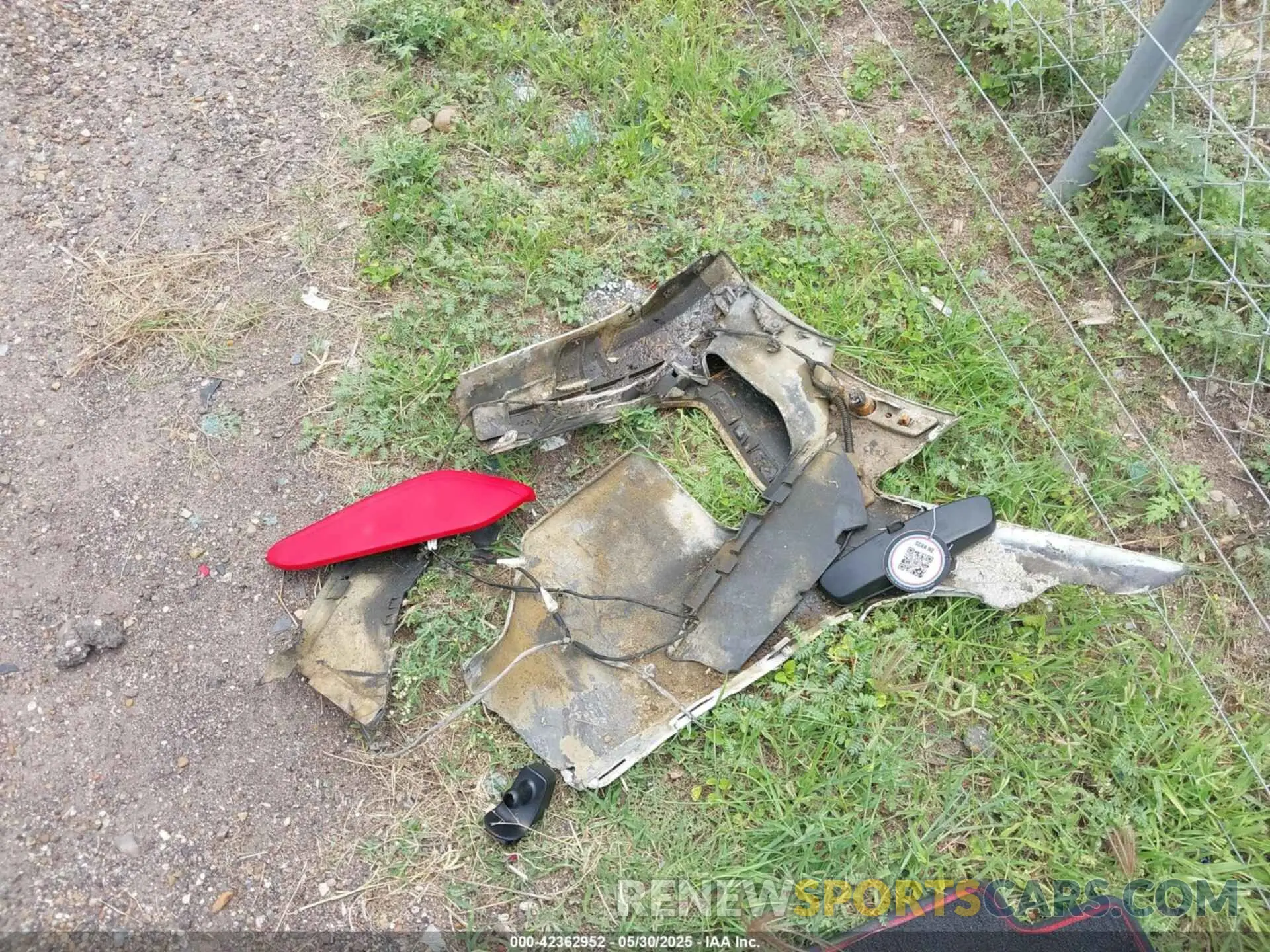 11 Photograph of a damaged car 1G1FB1RS1M0127630 CHEVROLET CAMARO 2021