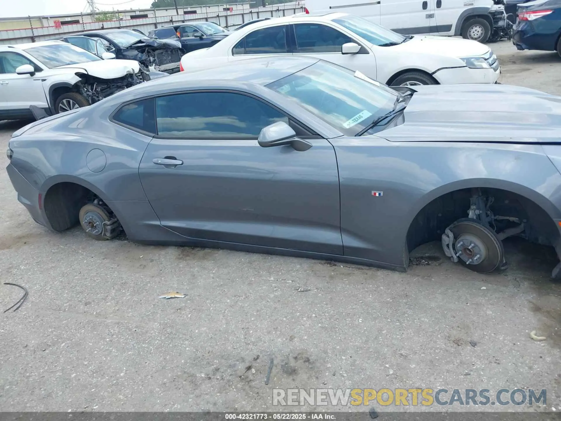 6 Photograph of a damaged car 1G1FB1RS3M0101028 CHEVROLET CAMARO 2021