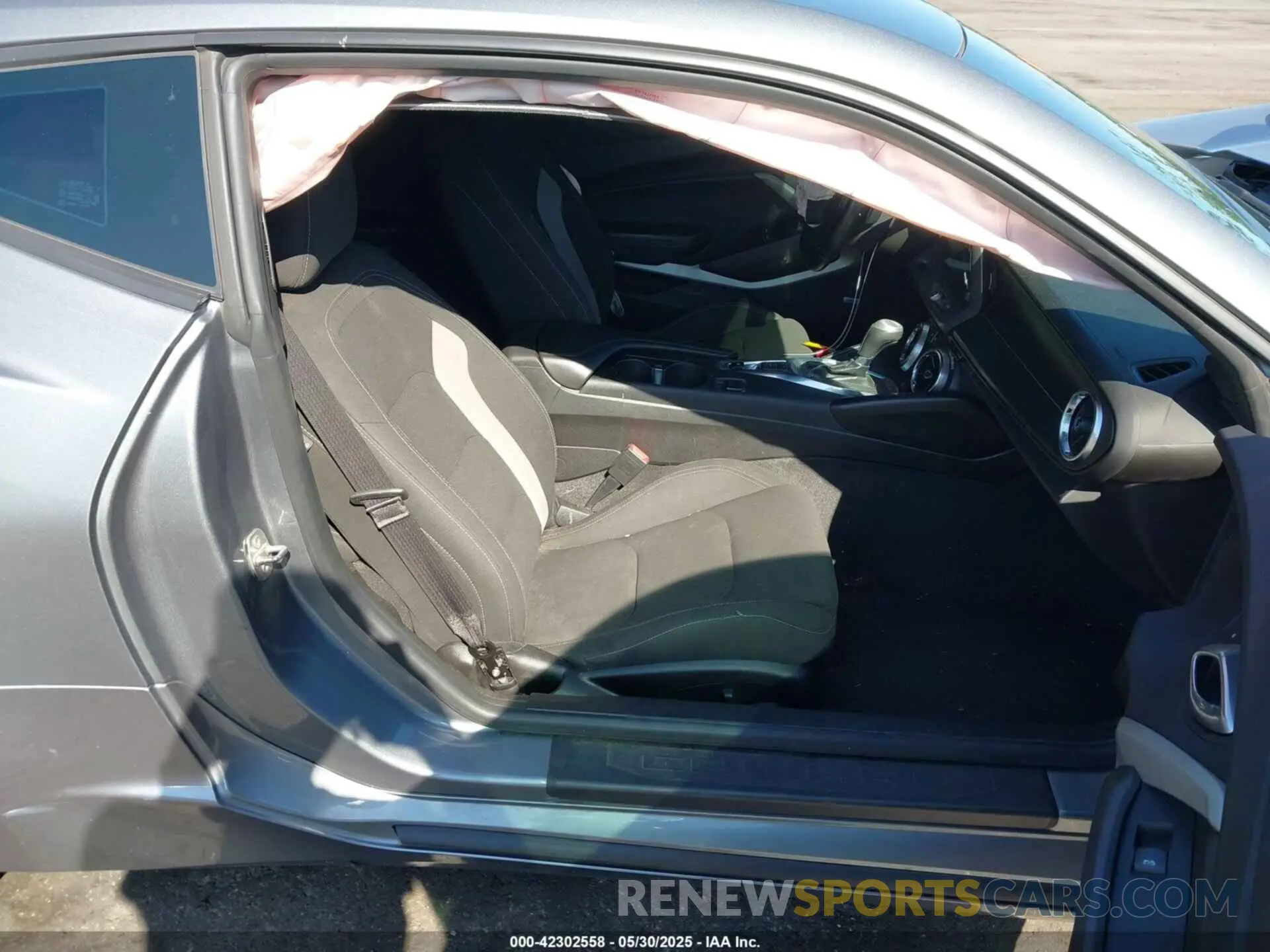 5 Photograph of a damaged car 1G1FB1RS6M0136517 CHEVROLET CAMARO 2021