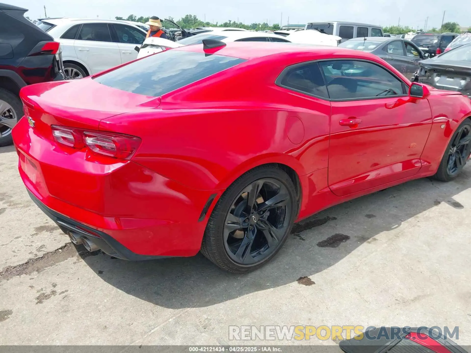 4 Photograph of a damaged car 1G1FB1RS8M0141881 CHEVROLET CAMARO 2021