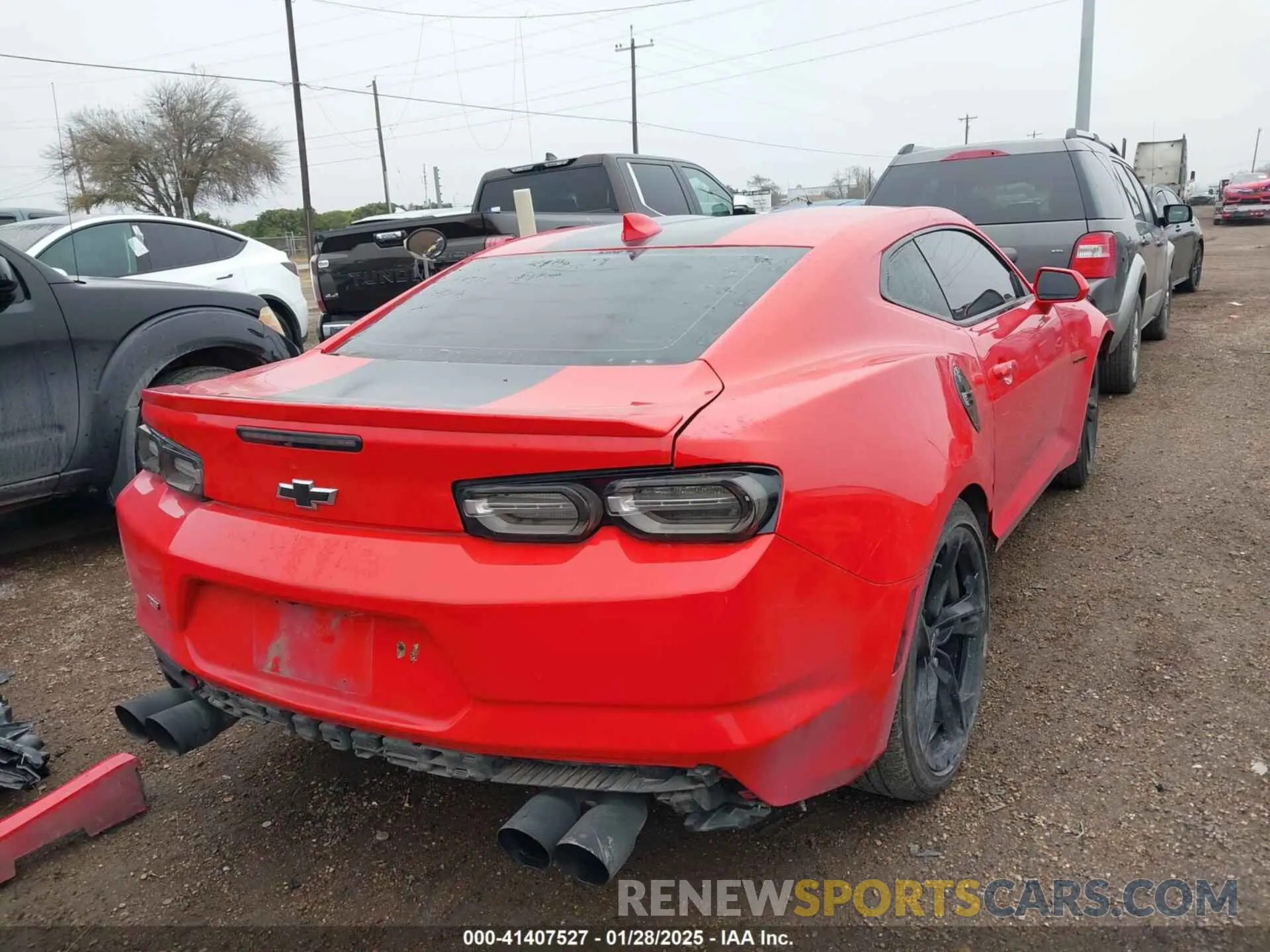 4 Photograph of a damaged car 1G1FB1RX0M0139568 CHEVROLET CAMARO 2021