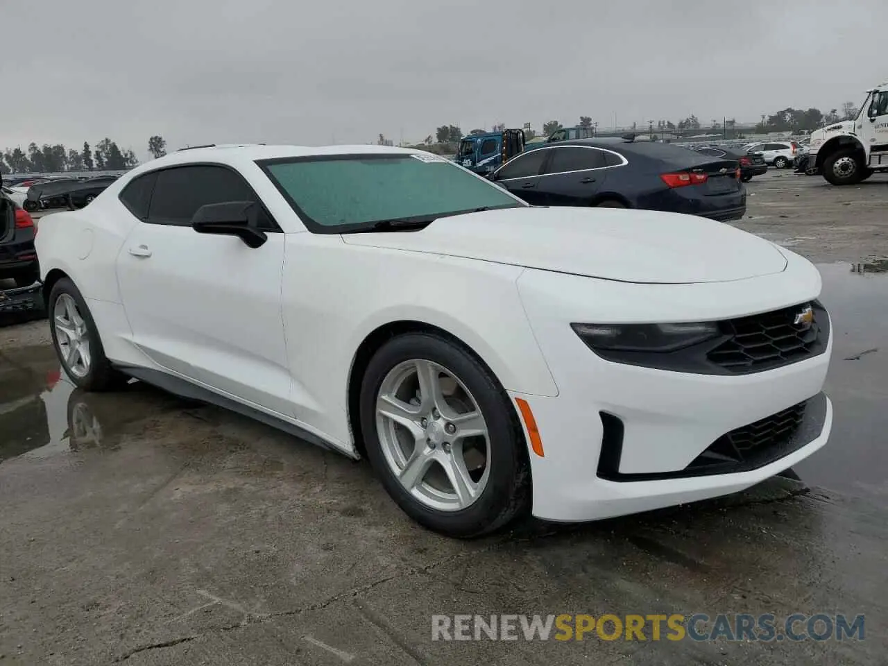 4 Photograph of a damaged car 1G1FB1RX5M0115797 CHEVROLET CAMARO 2021