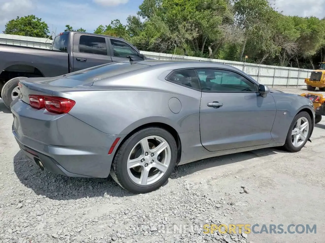 3 Photograph of a damaged car 1G1FB1RX5M0126864 CHEVROLET CAMARO 2021
