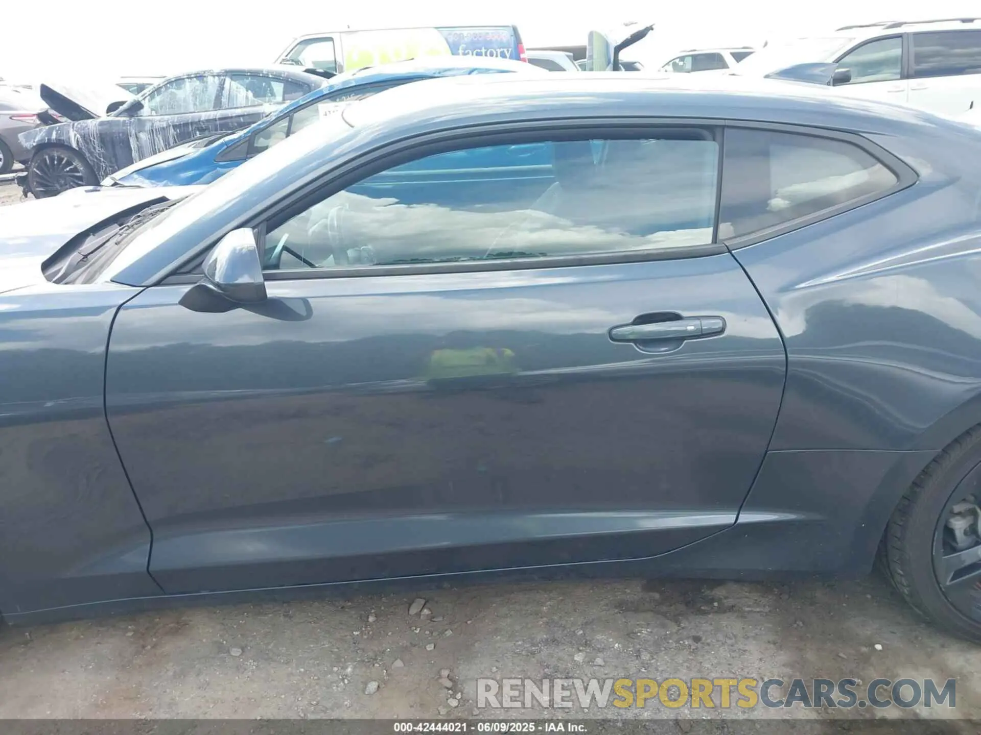 15 Photograph of a damaged car 1G1FB1RX8M0104325 CHEVROLET CAMARO 2021