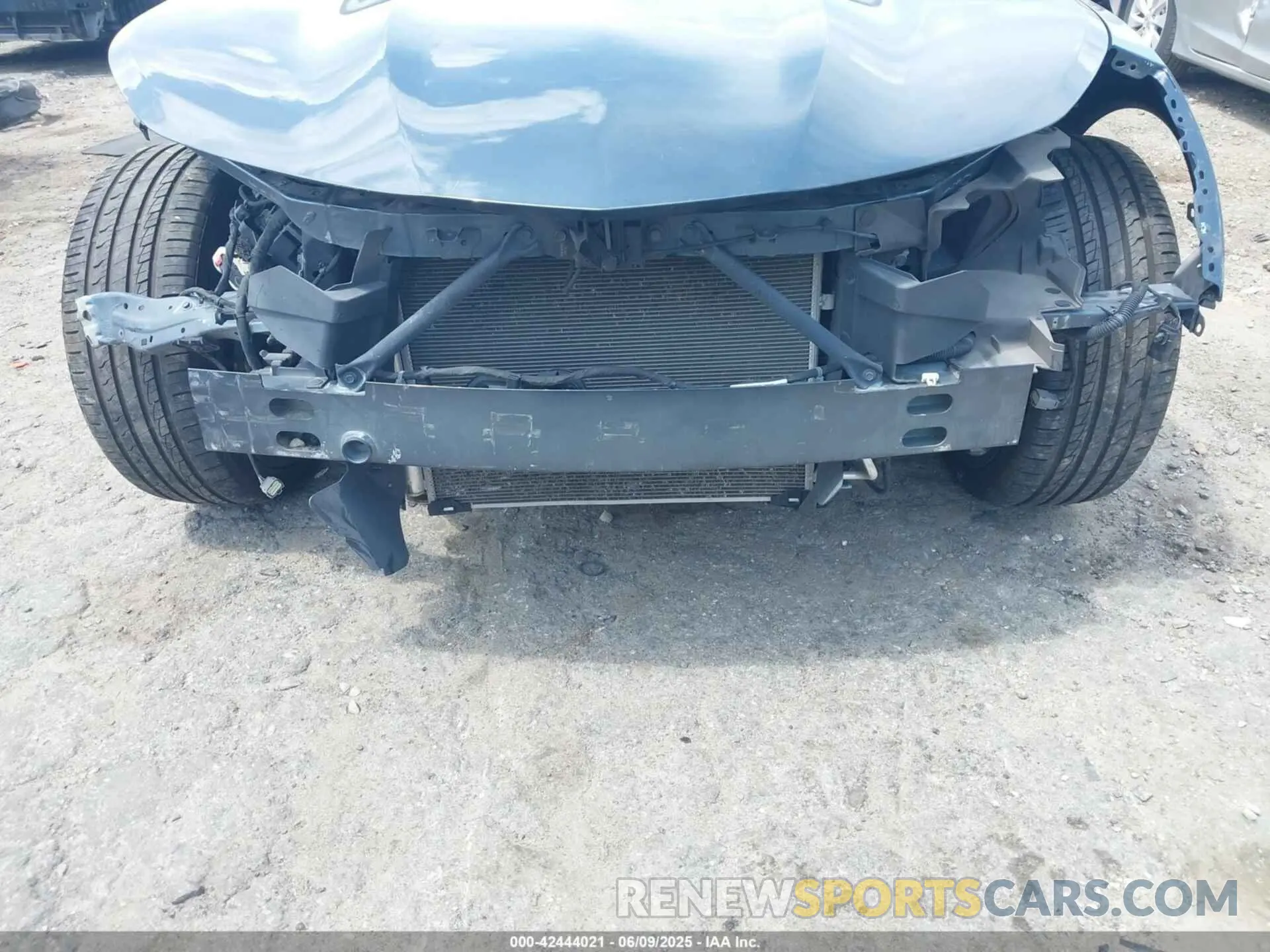 18 Photograph of a damaged car 1G1FB1RX8M0104325 CHEVROLET CAMARO 2021