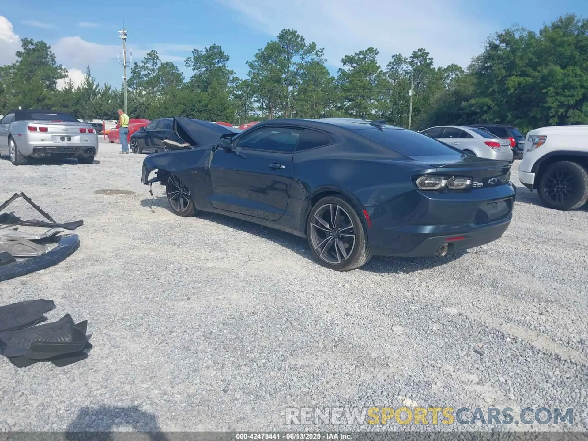 3 Photograph of a damaged car 1G1FB1RX8M0124168 CHEVROLET CAMARO 2021