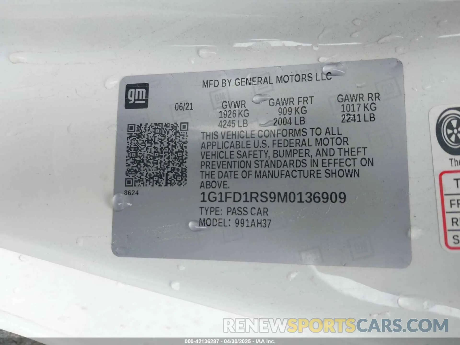 9 Photograph of a damaged car 1G1FD1RS9M0136909 CHEVROLET CAMARO 2021