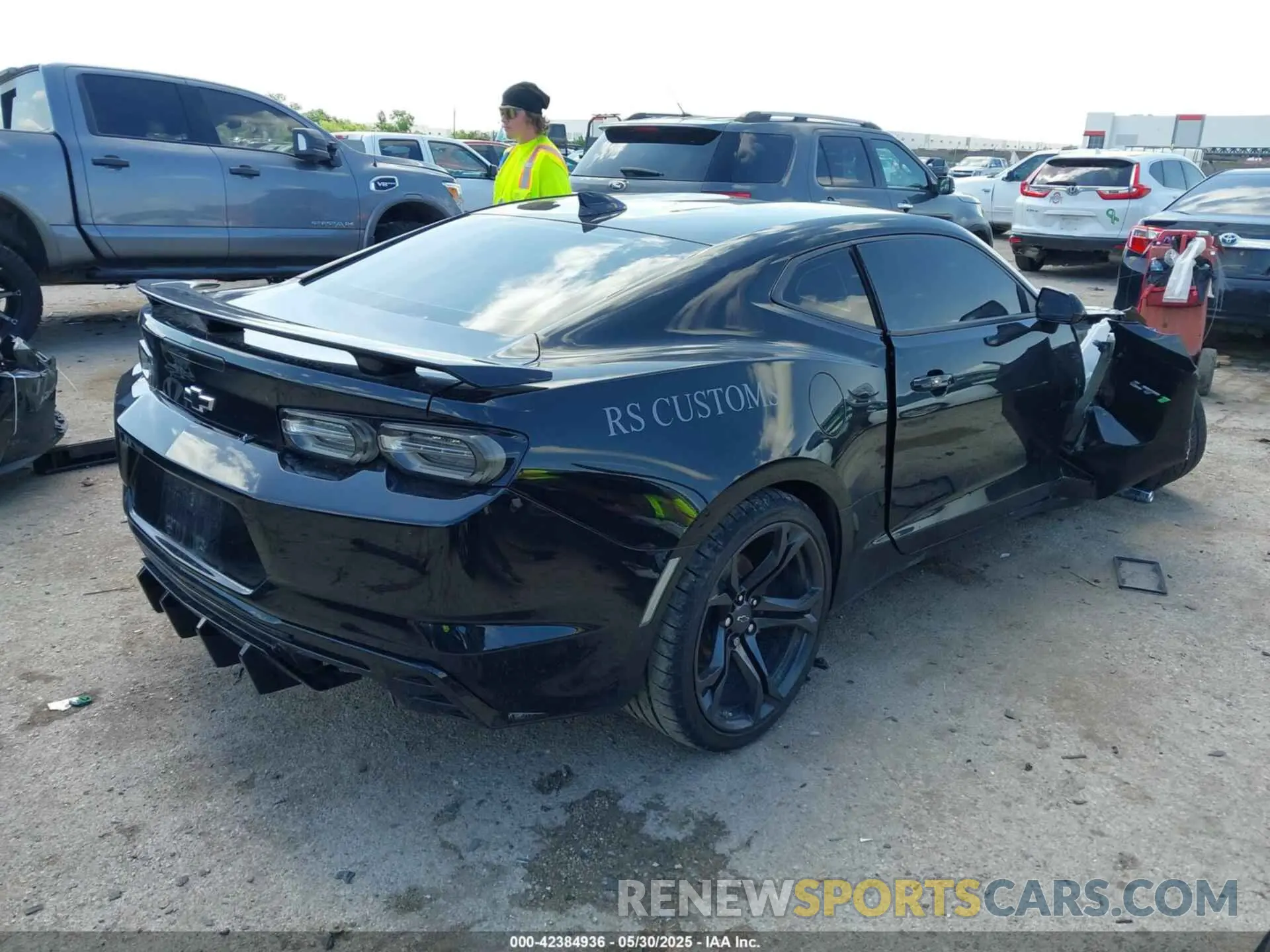 4 Photograph of a damaged car 1G1FE1R70M0117464 CHEVROLET CAMARO 2021