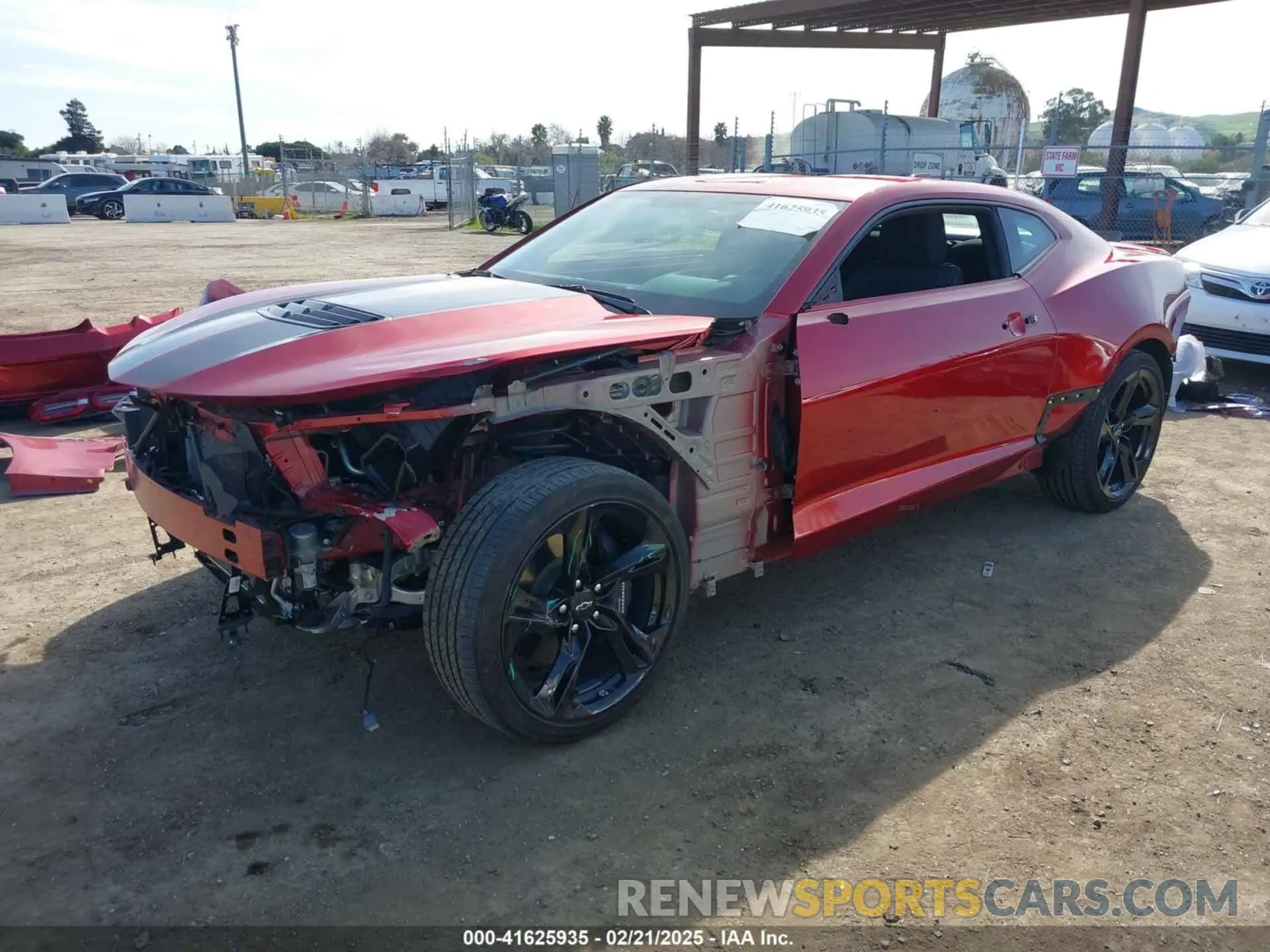 2 Photograph of a damaged car 1G1FE1R79M0141925 CHEVROLET CAMARO 2021