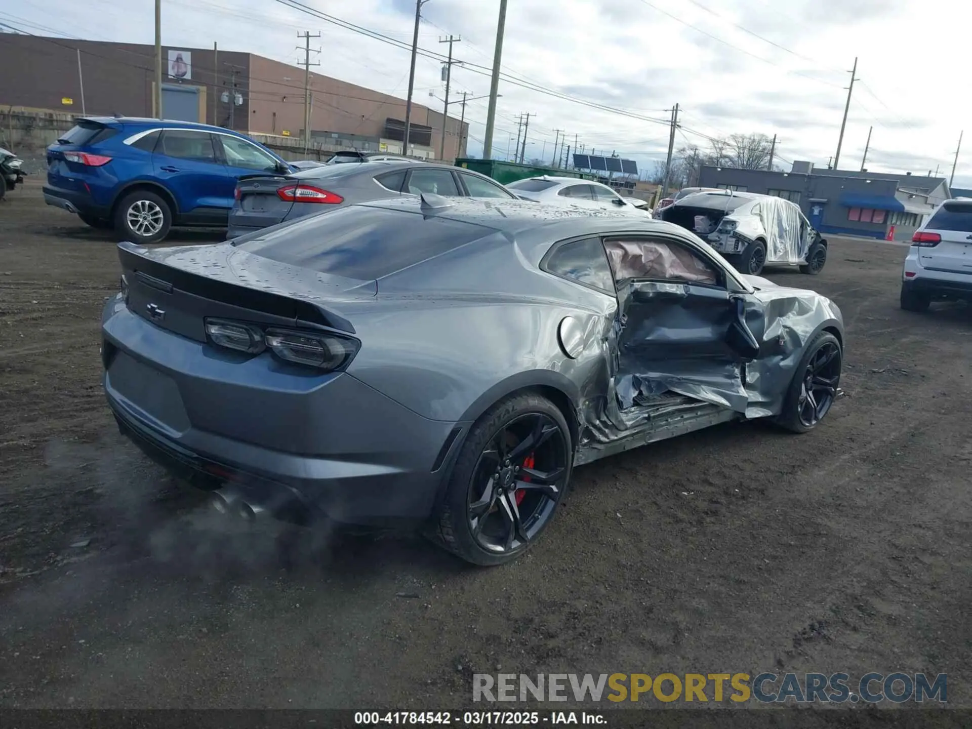 4 Photograph of a damaged car 1G1FF1R73M0103992 CHEVROLET CAMARO 2021