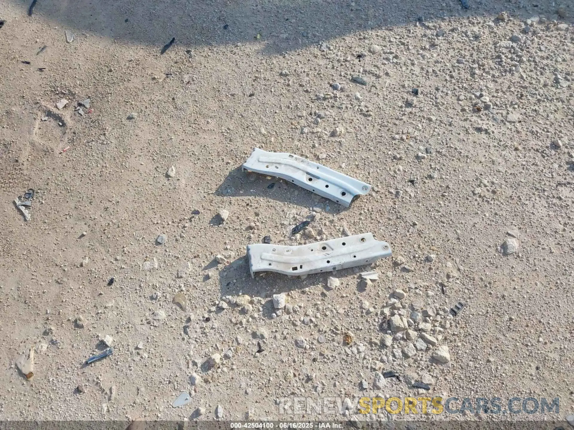 12 Photograph of a damaged car 1G1FF1R76M0138820 CHEVROLET CAMARO 2021