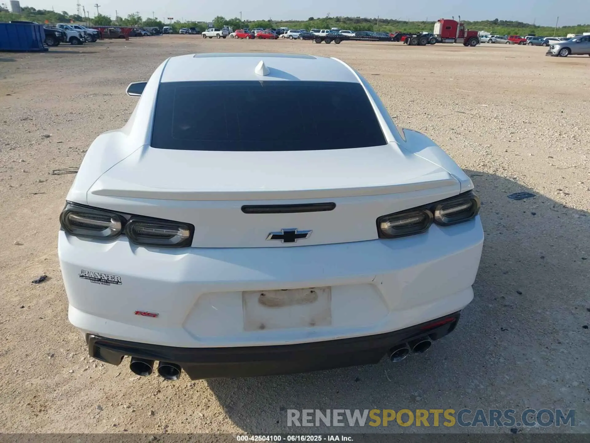 17 Photograph of a damaged car 1G1FF1R76M0138820 CHEVROLET CAMARO 2021