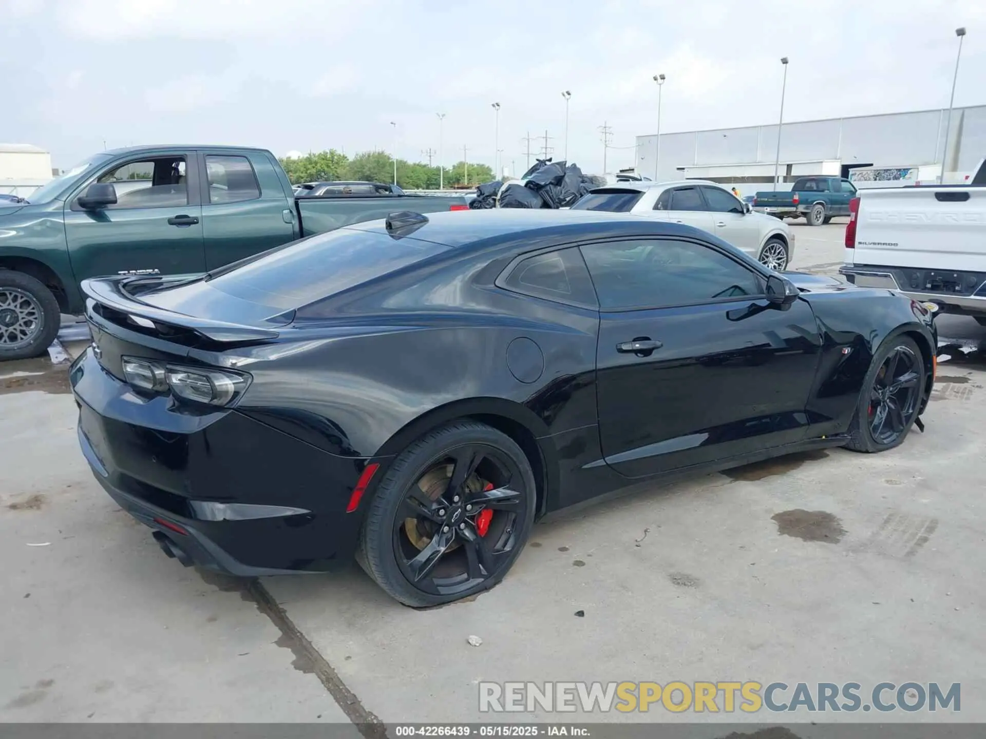4 Photograph of a damaged car 1G1FH1R72M0125248 CHEVROLET CAMARO 2021