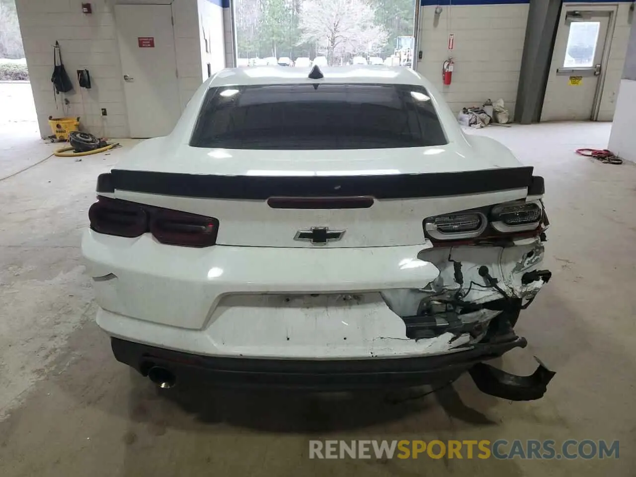 6 Photograph of a damaged car 1G1FB1RX1N0121078 CHEVROLET CAMARO 2022