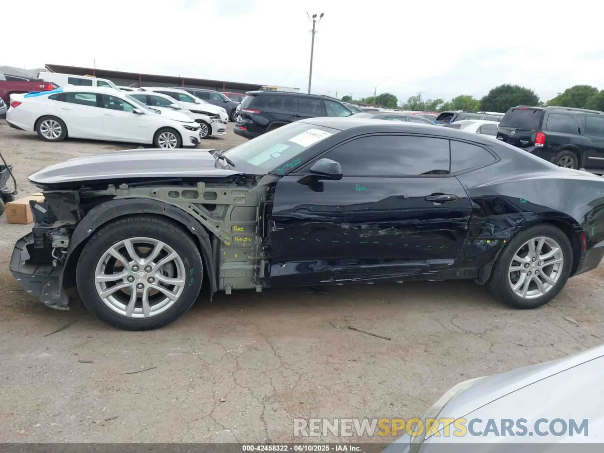 14 Photograph of a damaged car 1G1FB1RX4N0108826 CHEVROLET CAMARO 2022