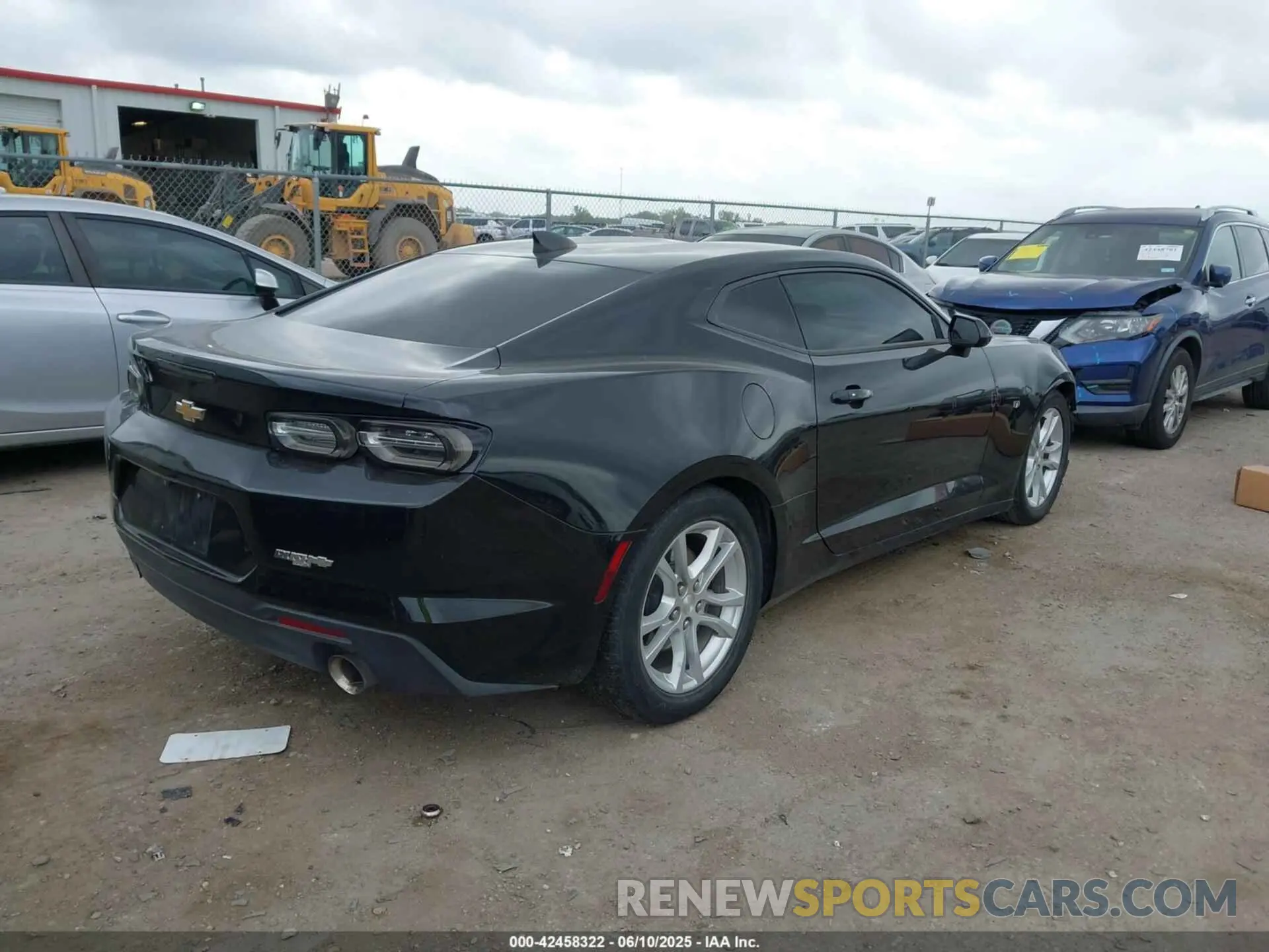 4 Photograph of a damaged car 1G1FB1RX4N0108826 CHEVROLET CAMARO 2022